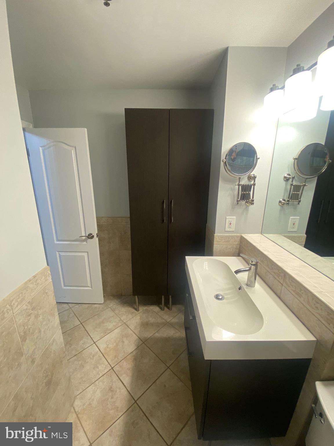 BELLA VISTA CONDOMINIUM - Residential Lease