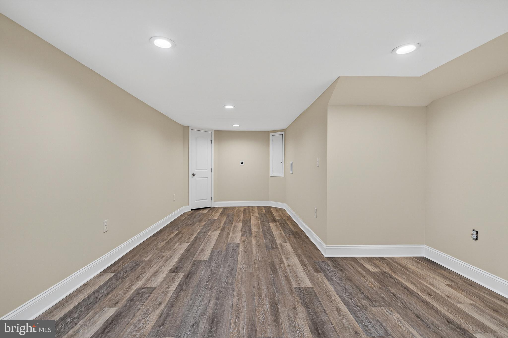 BROADWAY EAST - Residential