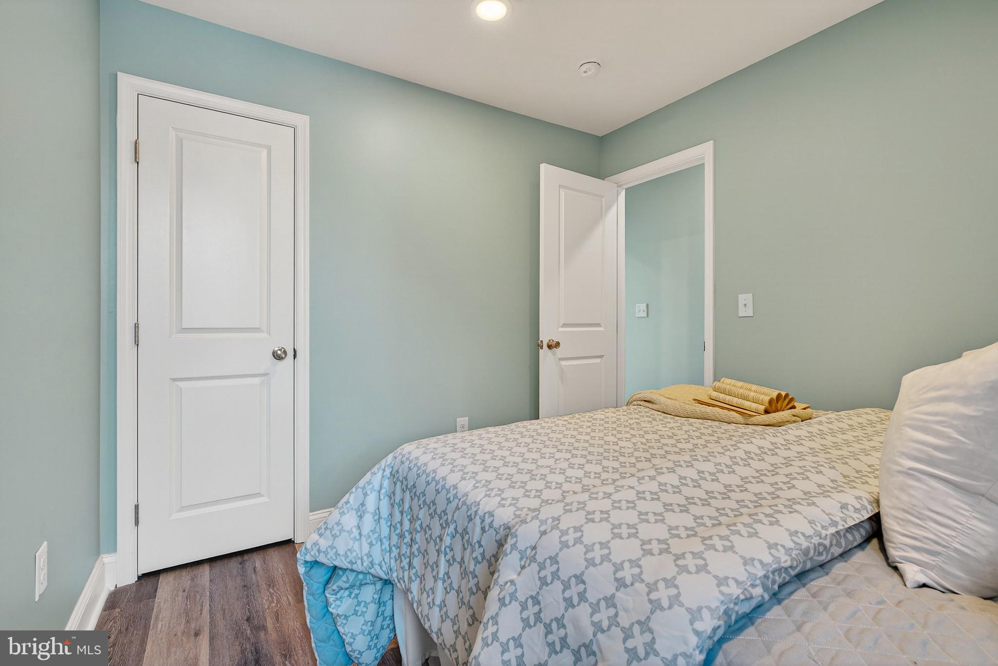 BROADWAY EAST - Residential