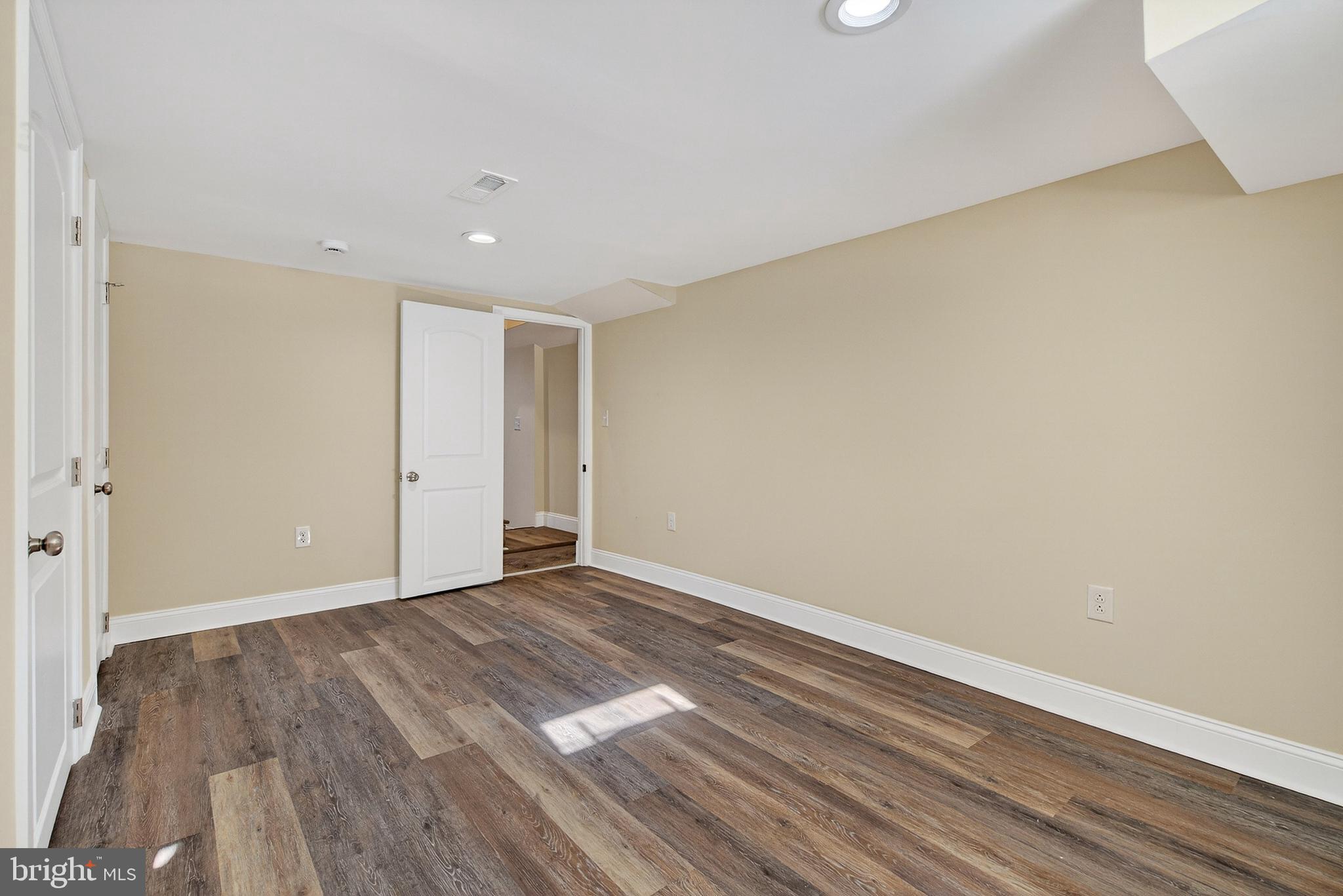 BROADWAY EAST - Residential