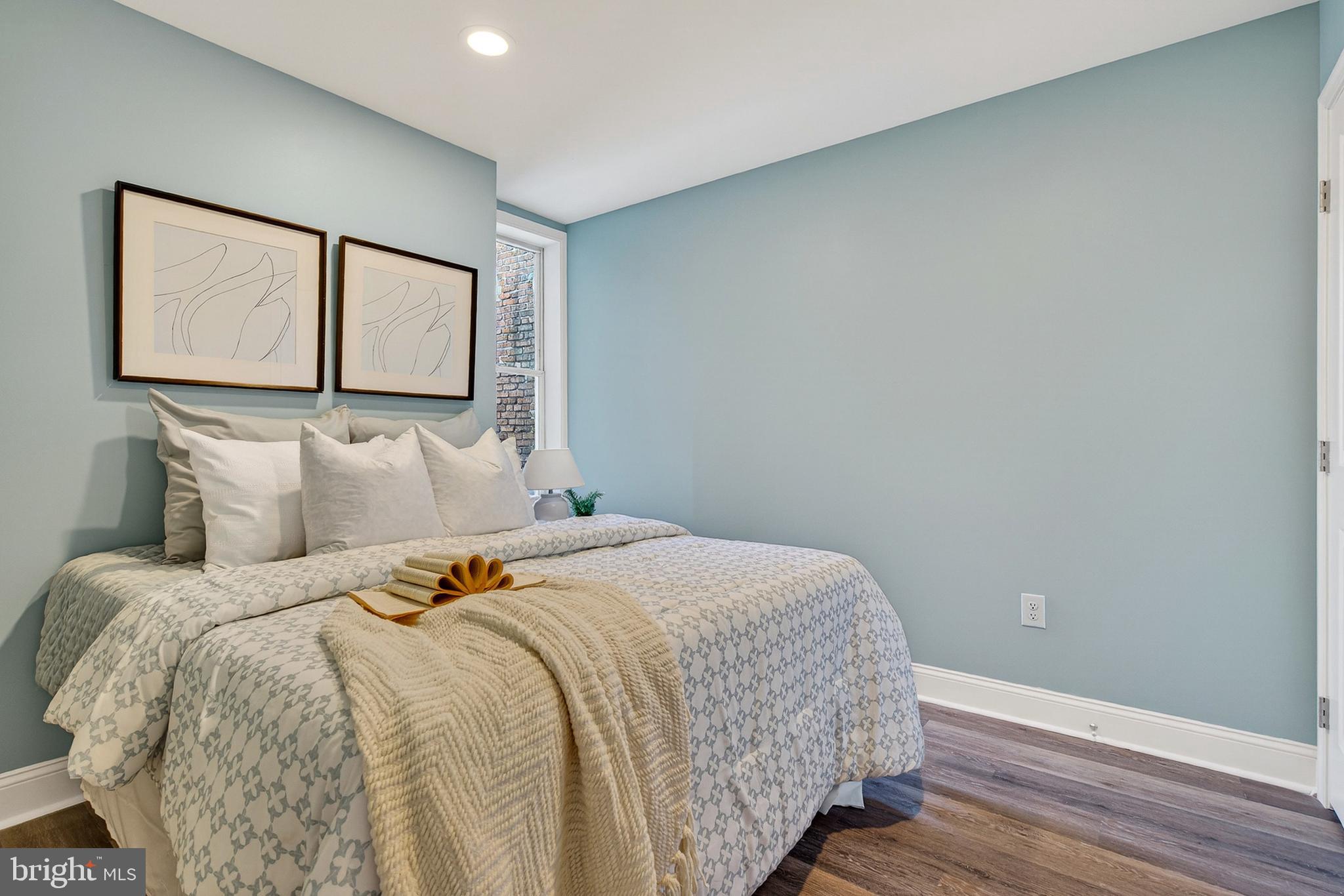 BROADWAY EAST - Residential