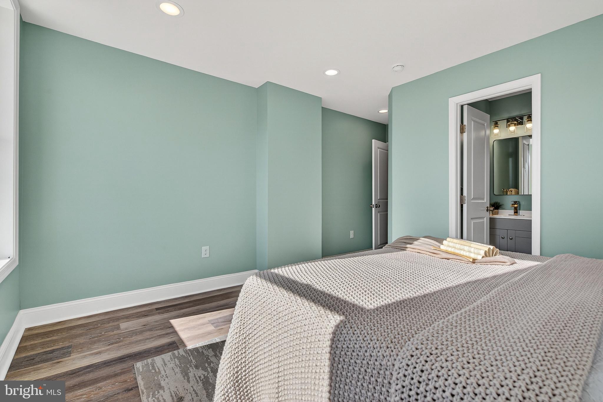 BROADWAY EAST - Residential