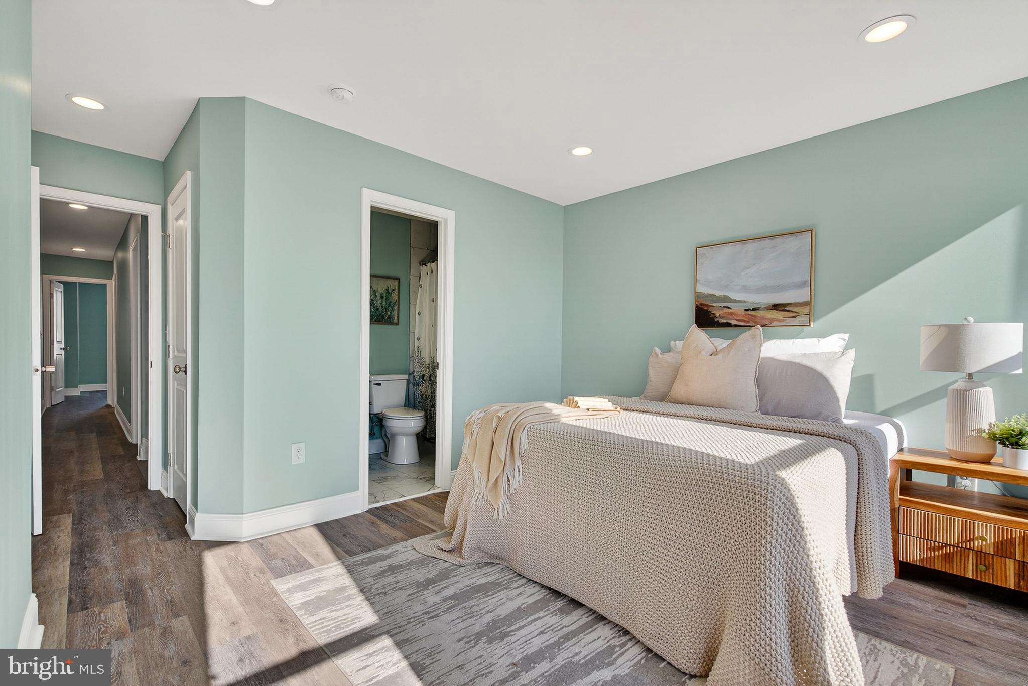 BROADWAY EAST - Residential