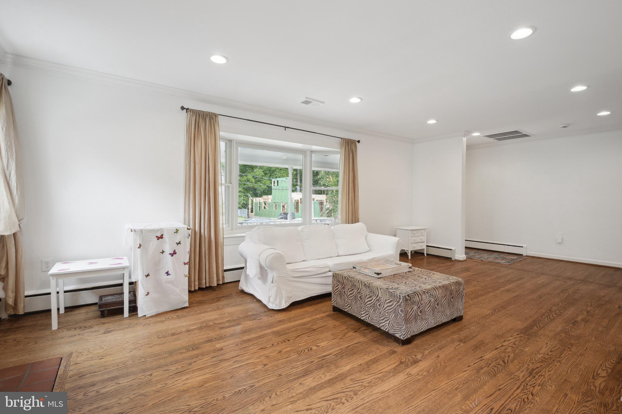 WOODHAVEN - Residential Lease