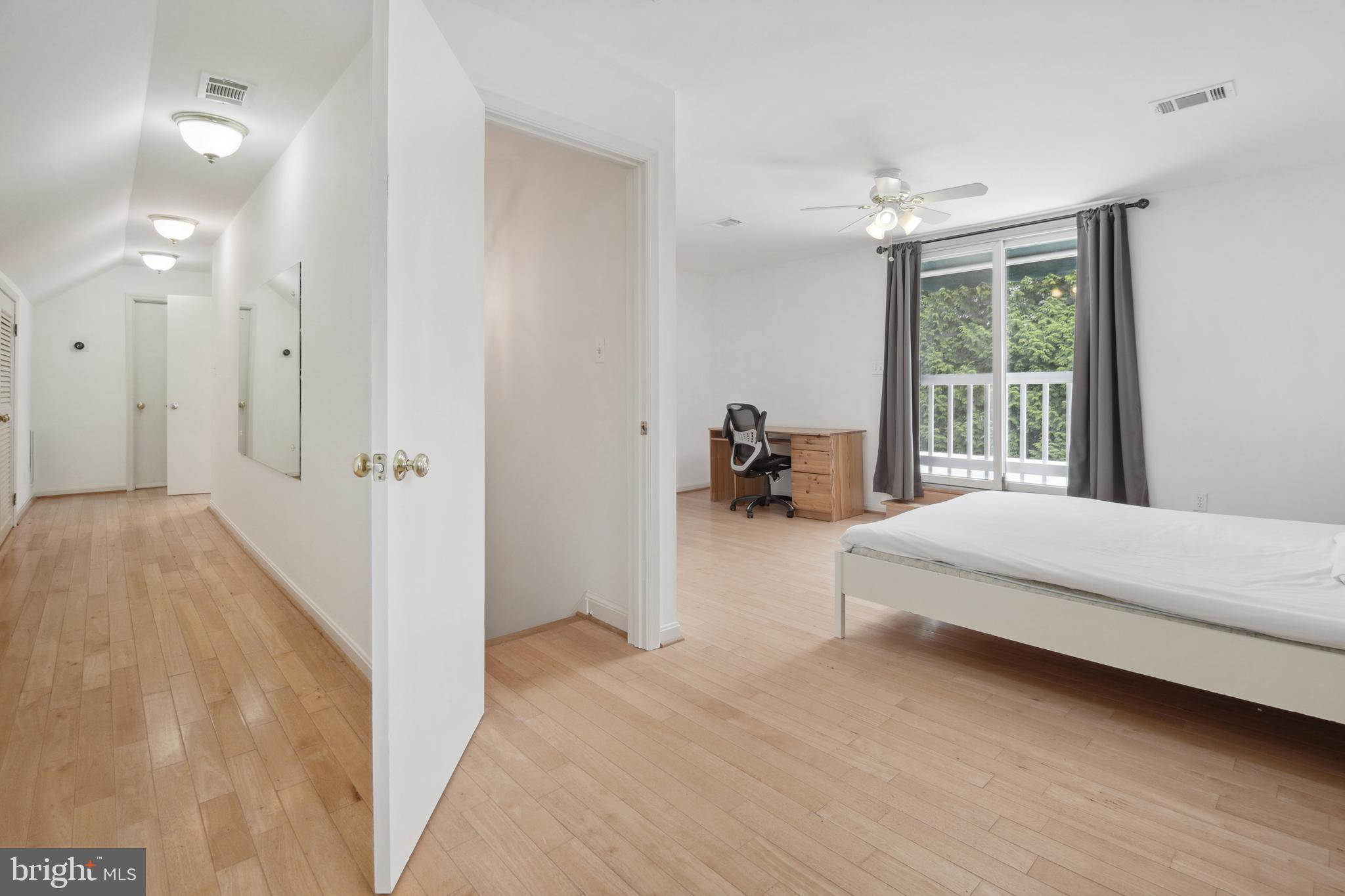 WOODHAVEN - Residential Lease