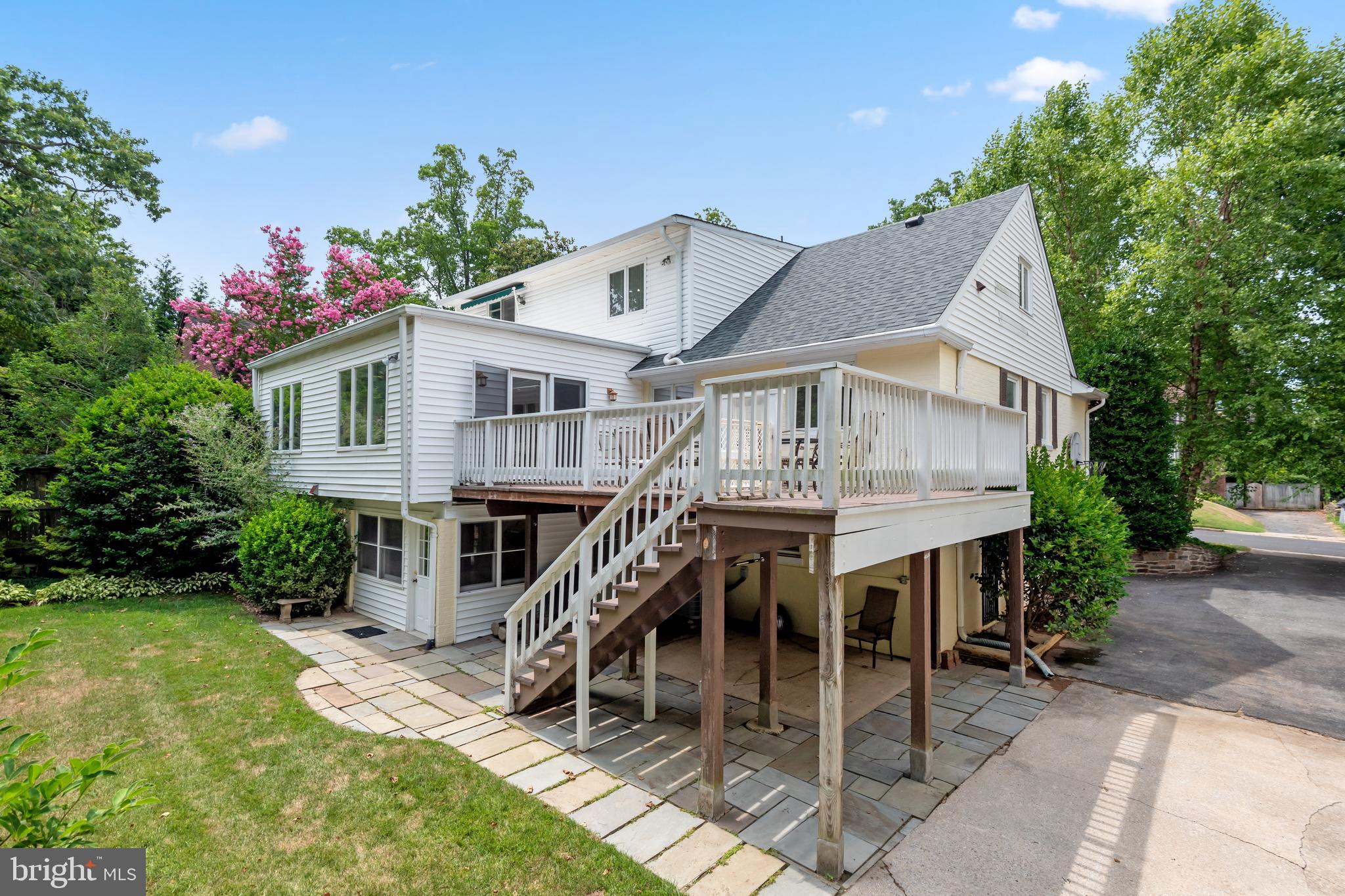 WOODHAVEN - Residential Lease