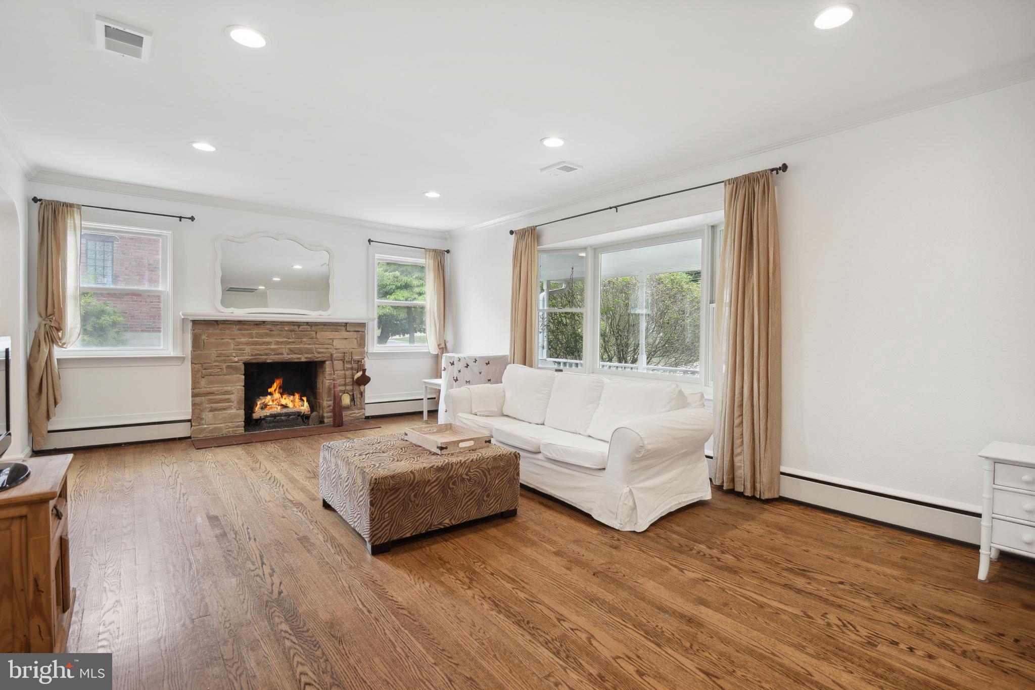 WOODHAVEN - Residential Lease