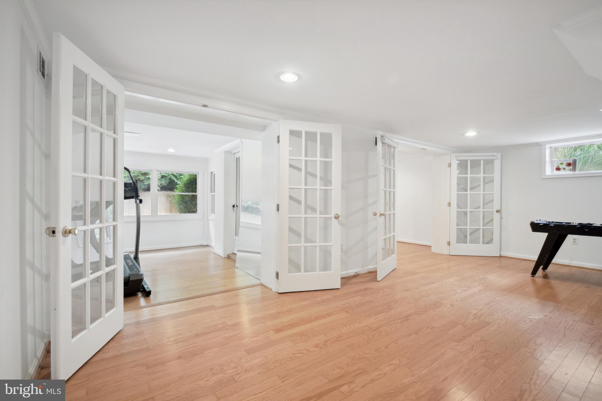 WOODHAVEN - Residential Lease