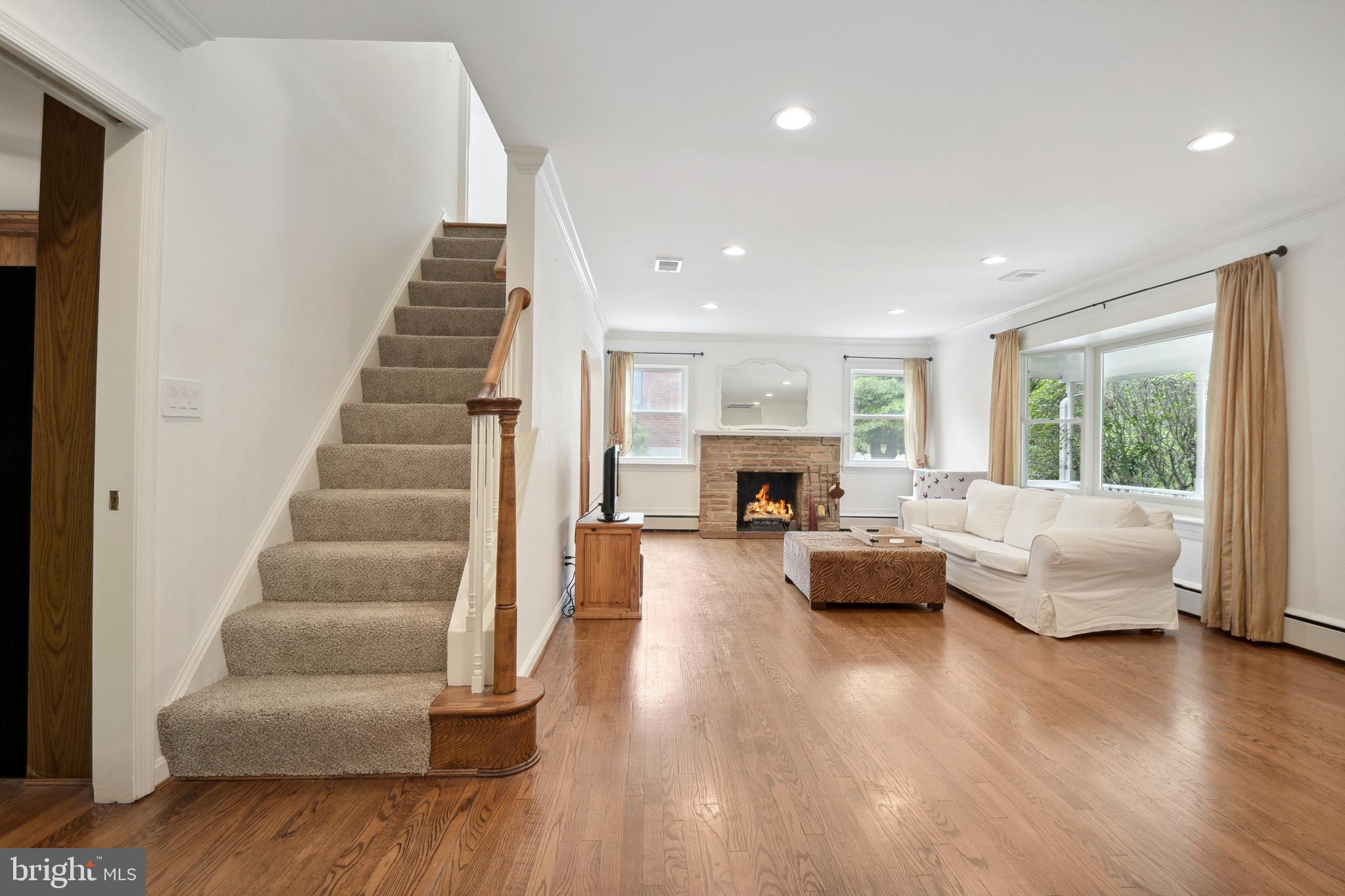 WOODHAVEN - Residential Lease