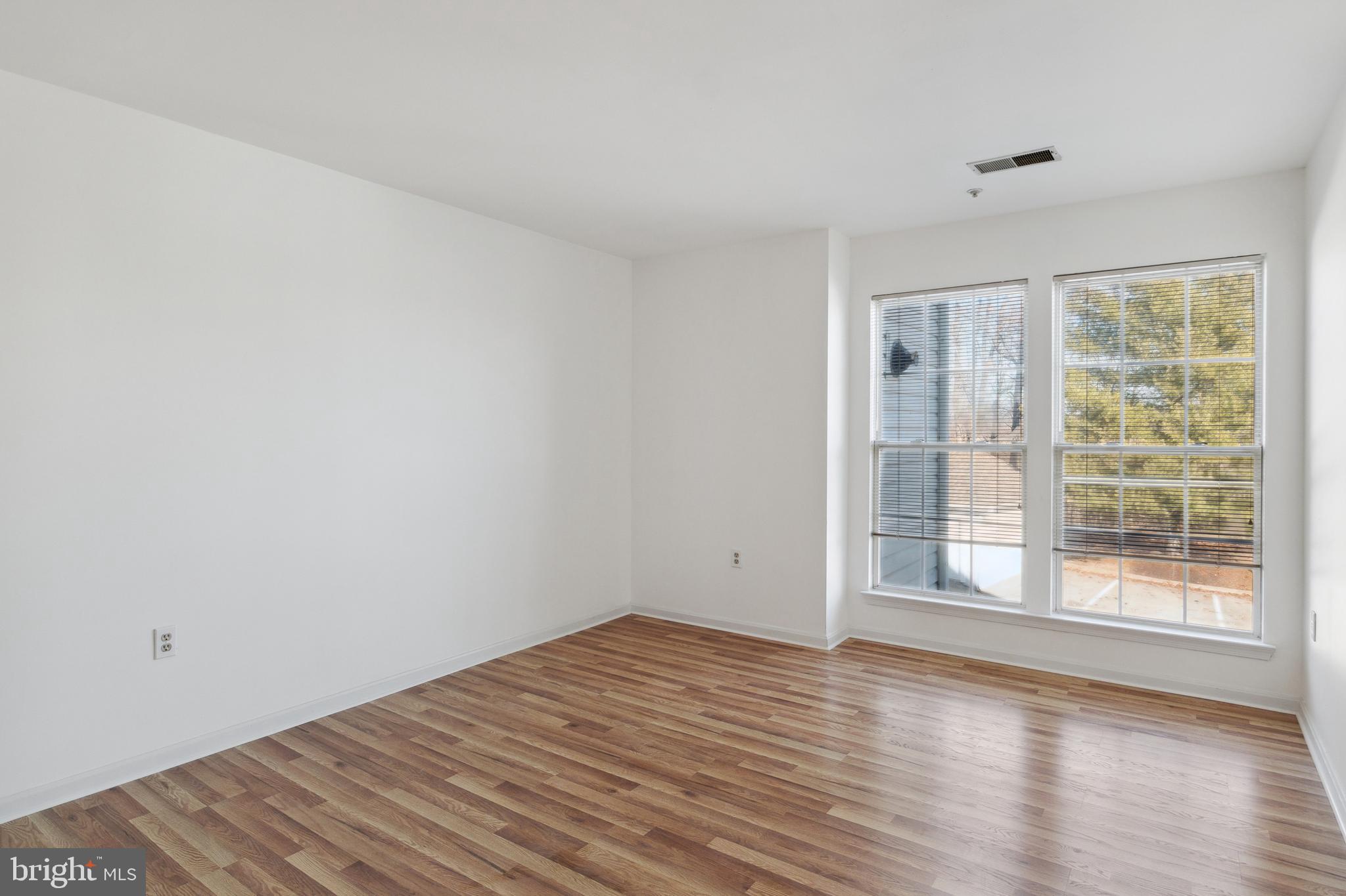 RUSSETT - Residential