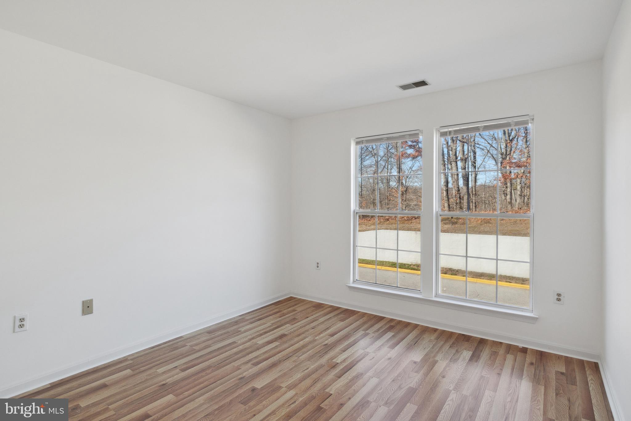 RUSSETT - Residential