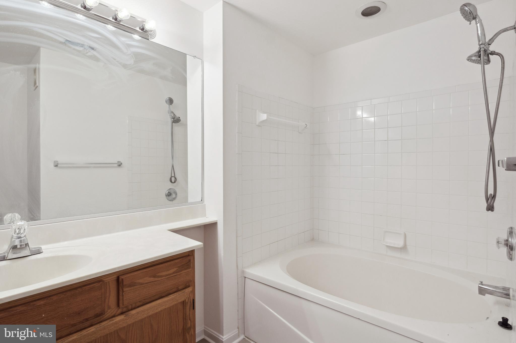 RUSSETT - Residential