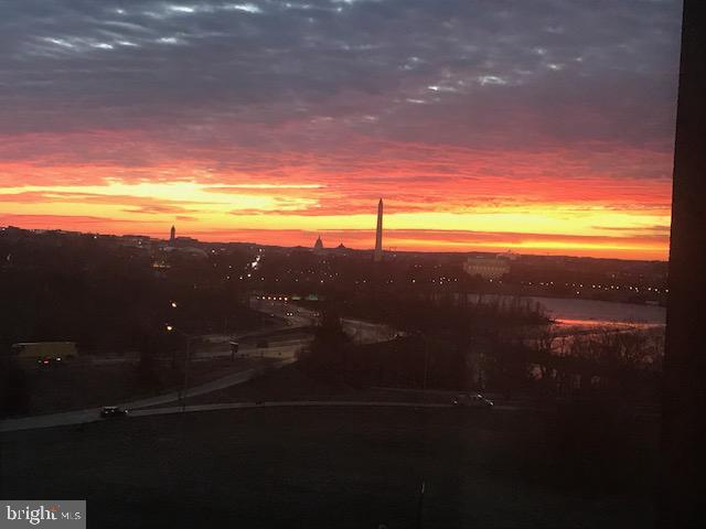 RIVER PLACE SOUTH - Residential Lease