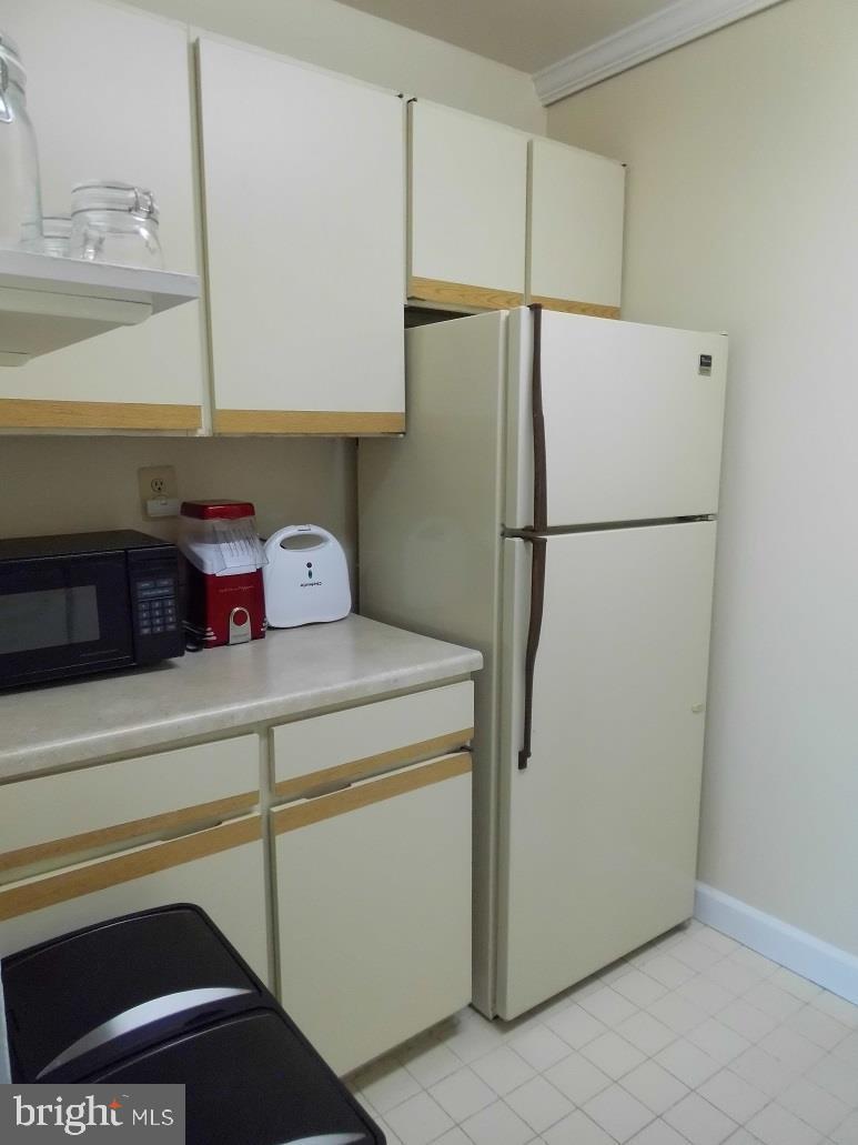 RIVER PLACE SOUTH - Residential Lease