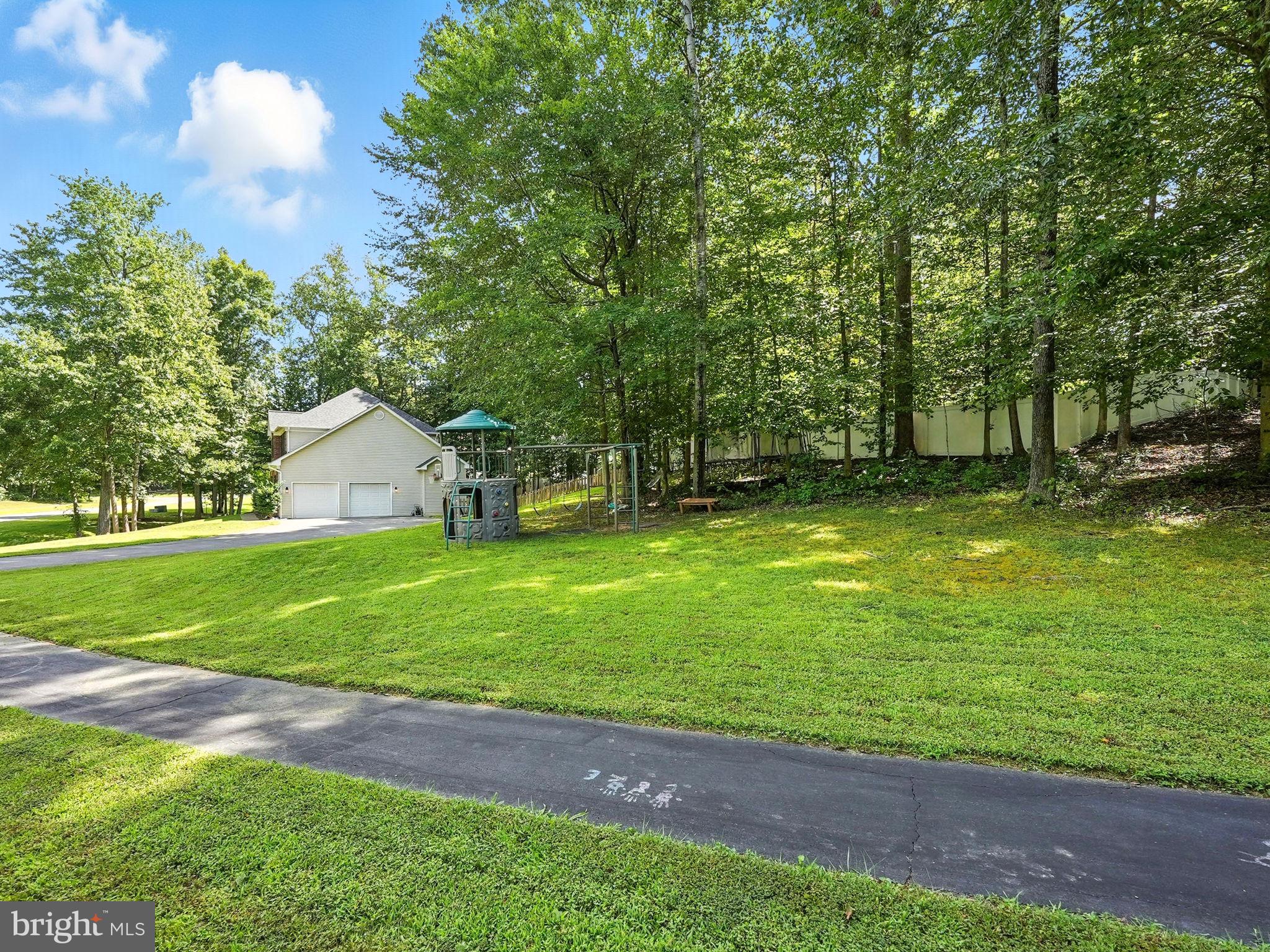 6435 APPLE TREE COURT