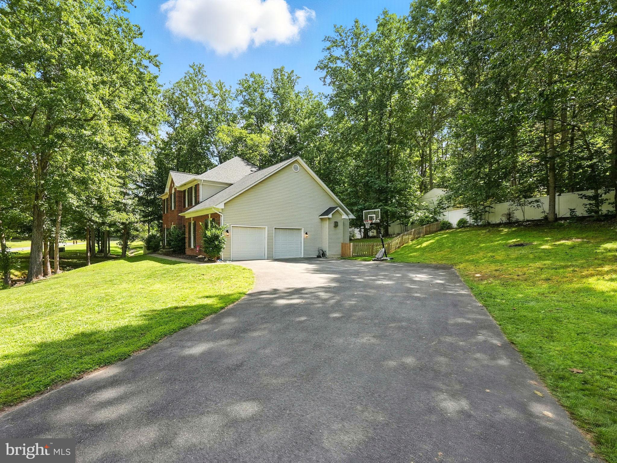 6435 APPLE TREE COURT
