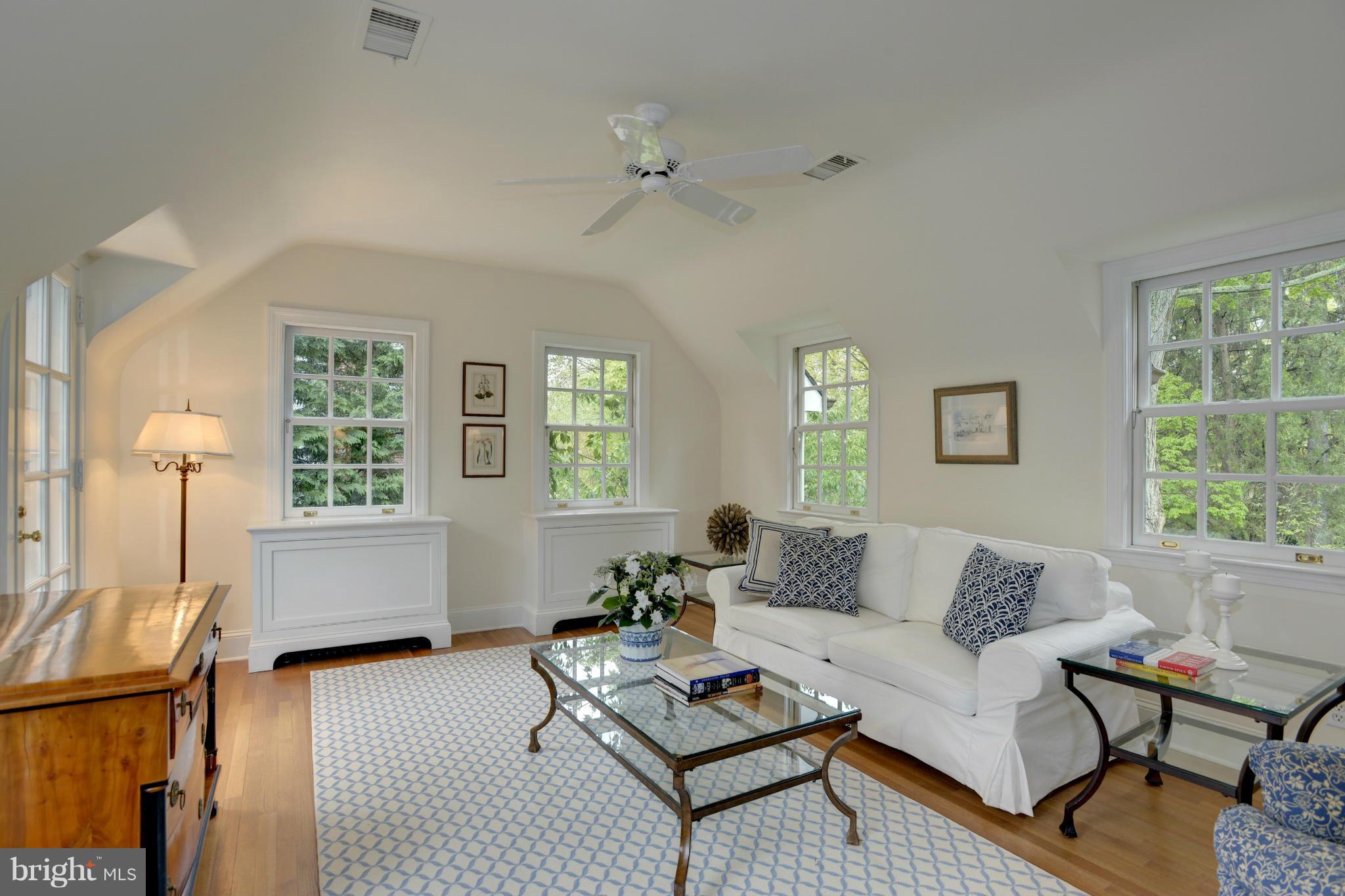 FOREST HILLS - Residential