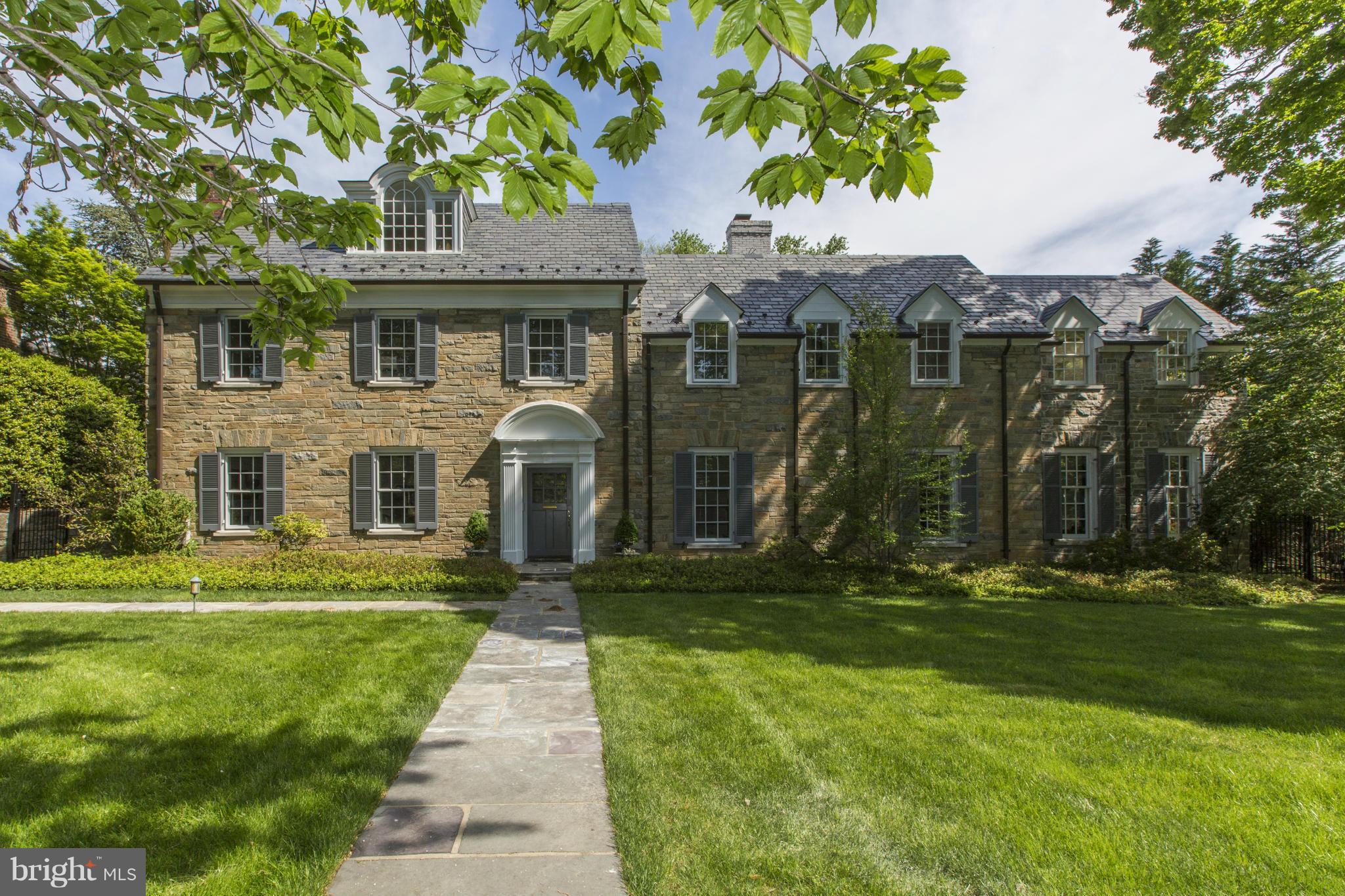 FOREST HILLS - Residential
