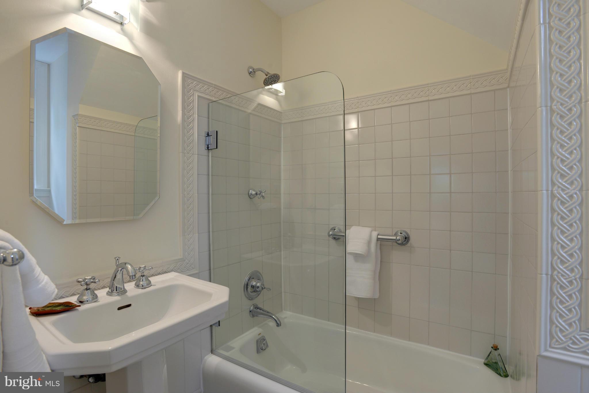 FOREST HILLS - Residential