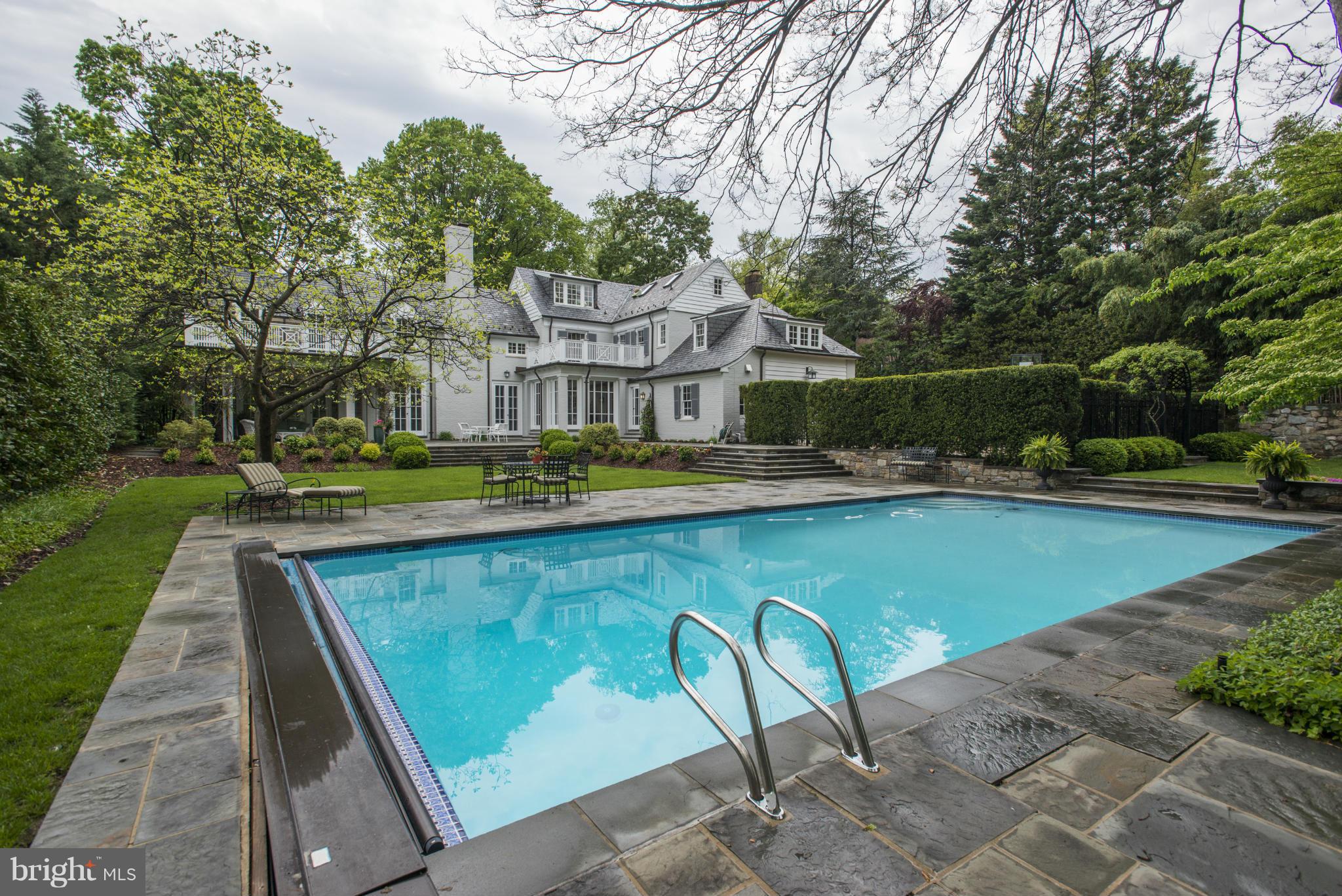FOREST HILLS - Residential