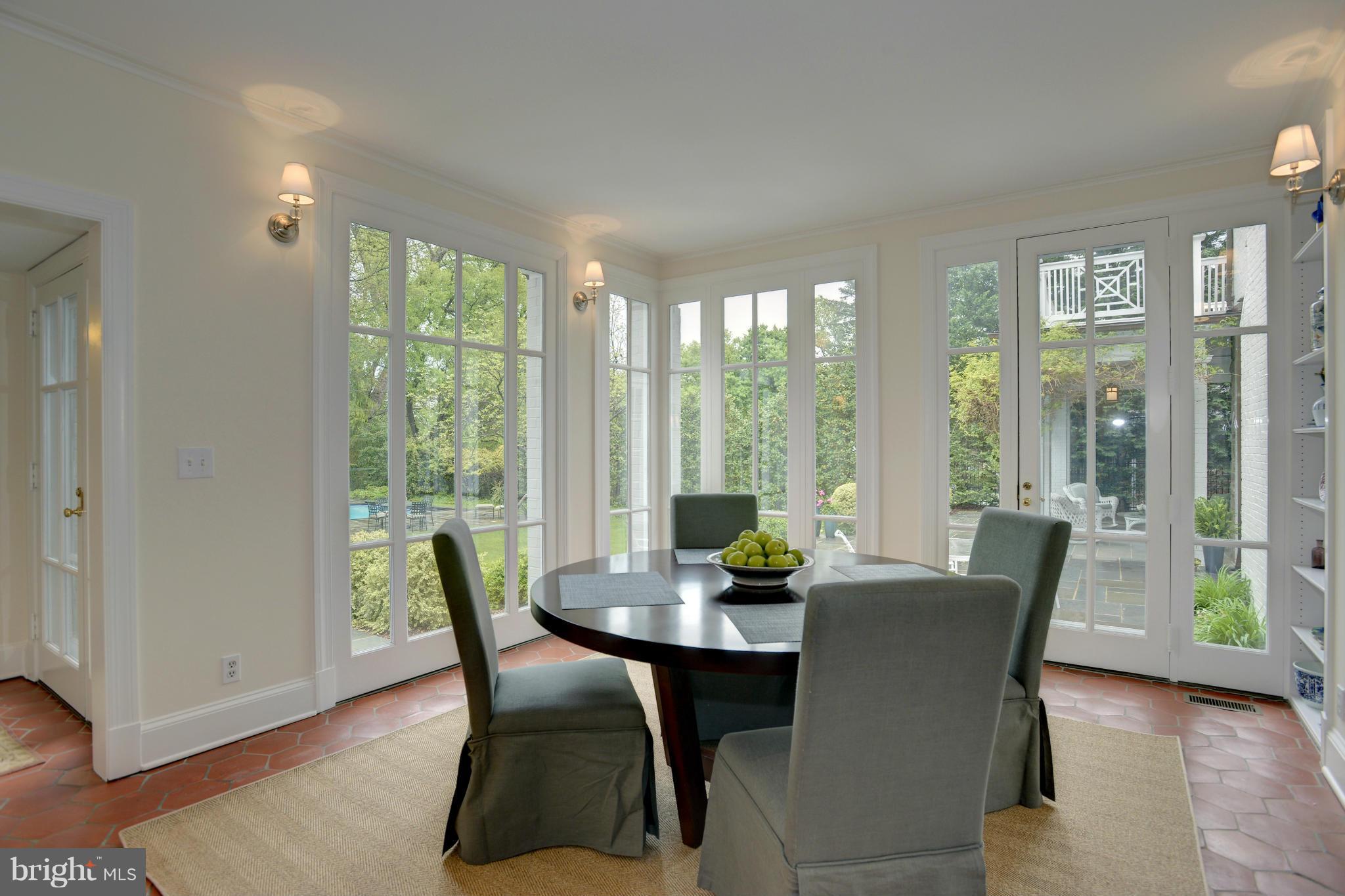 FOREST HILLS - Residential
