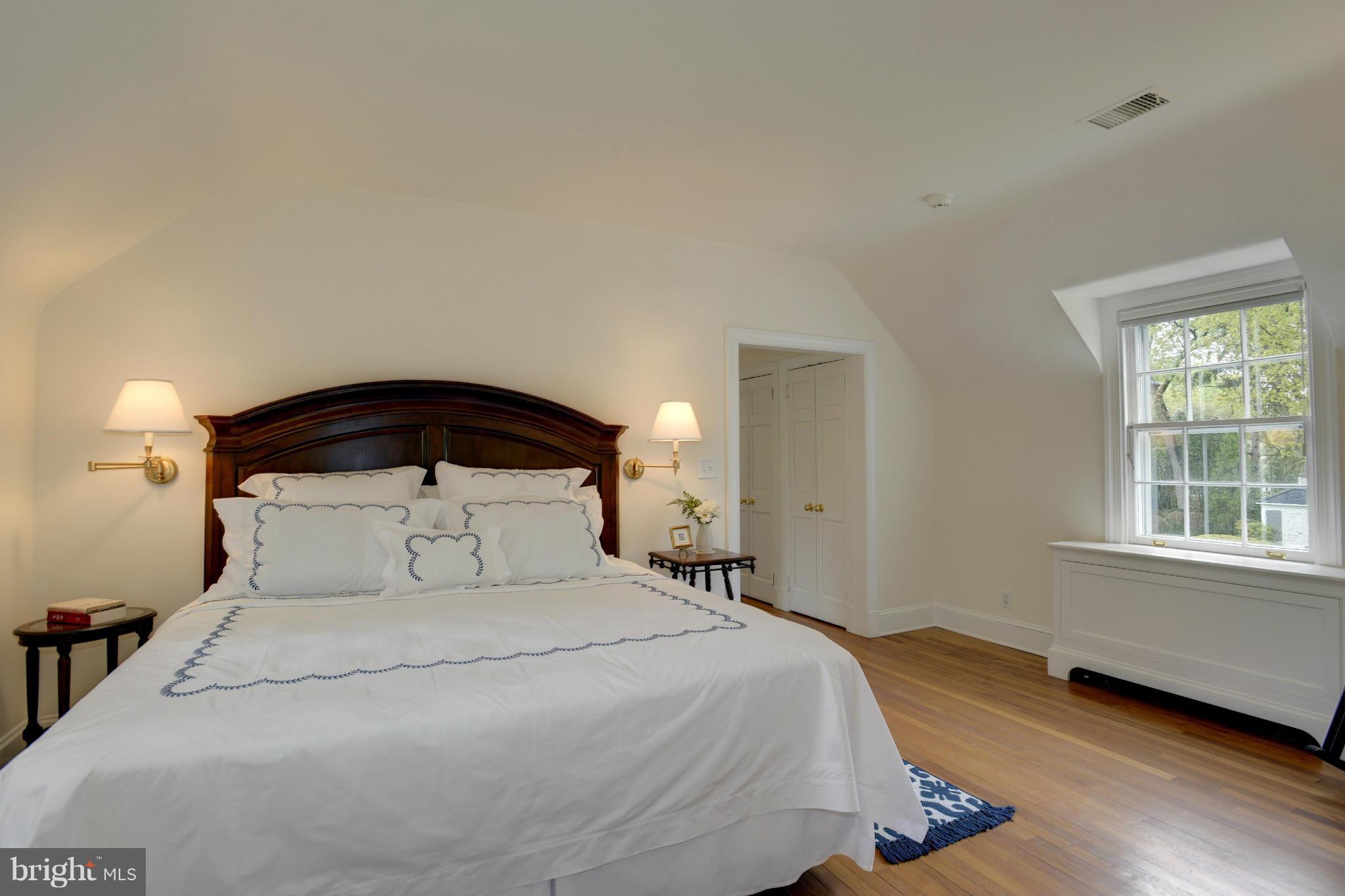 FOREST HILLS - Residential