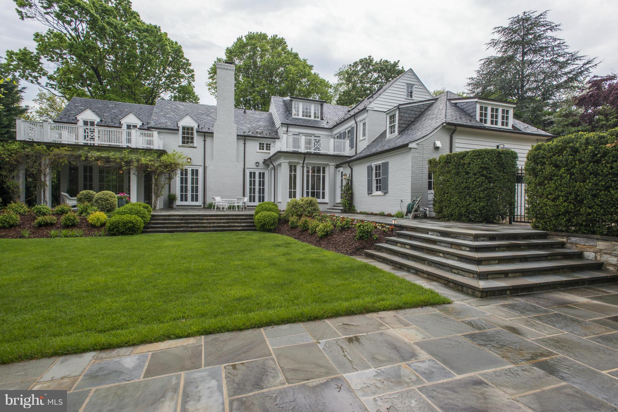 FOREST HILLS - Residential