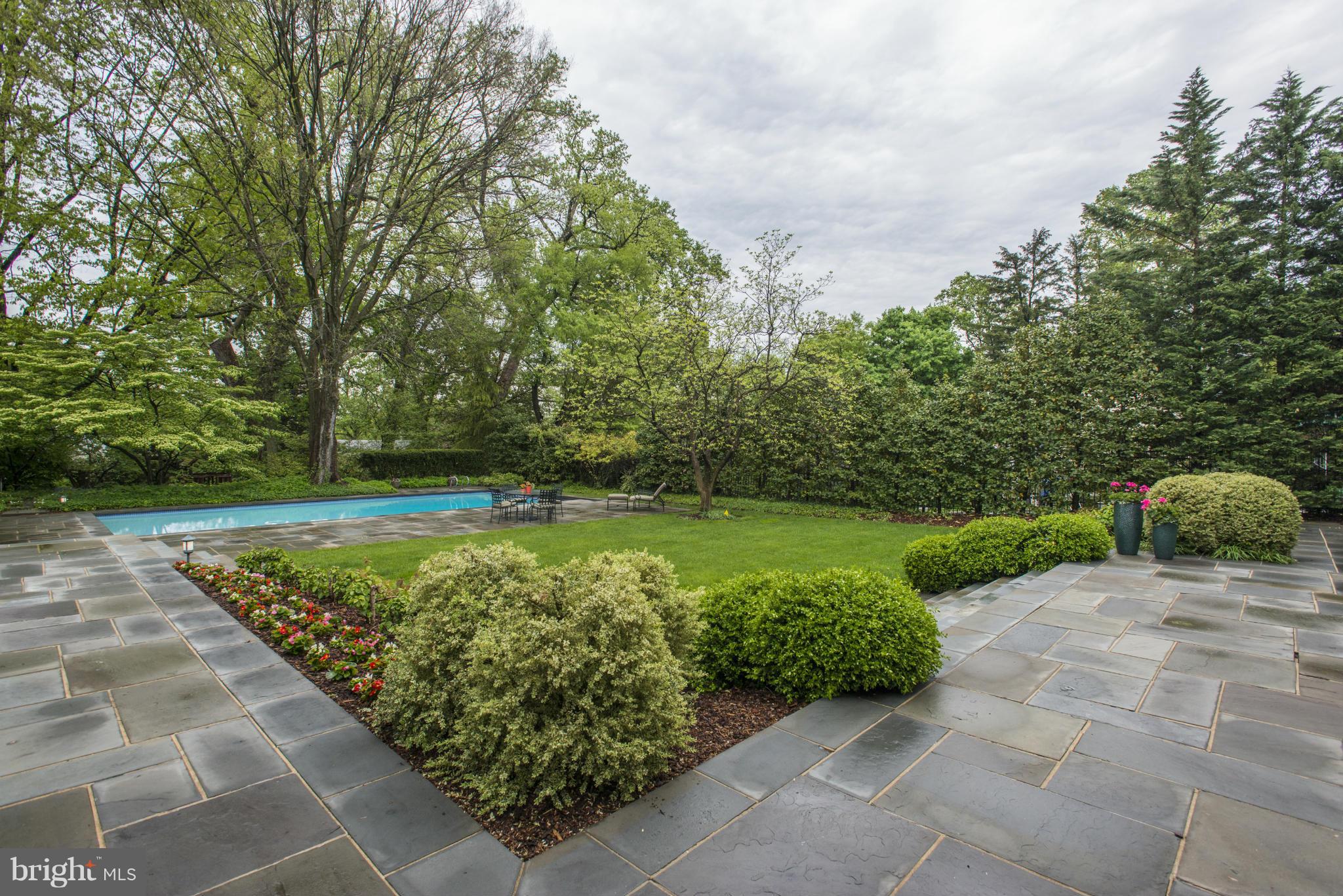 FOREST HILLS - Residential