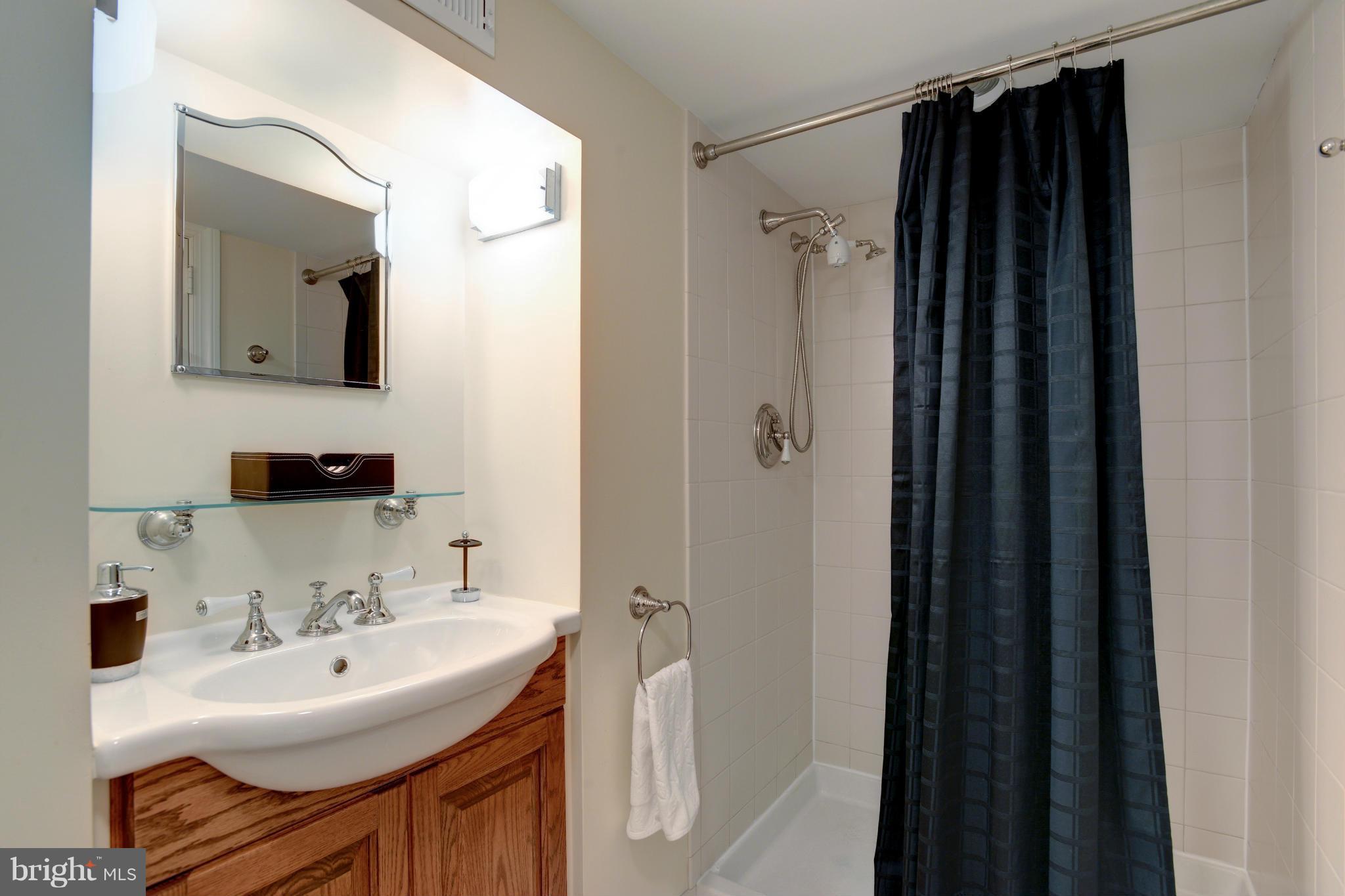 FOREST HILLS - Residential