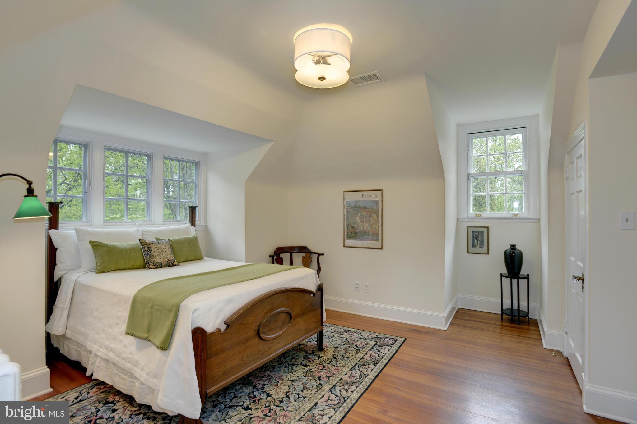 FOREST HILLS - Residential