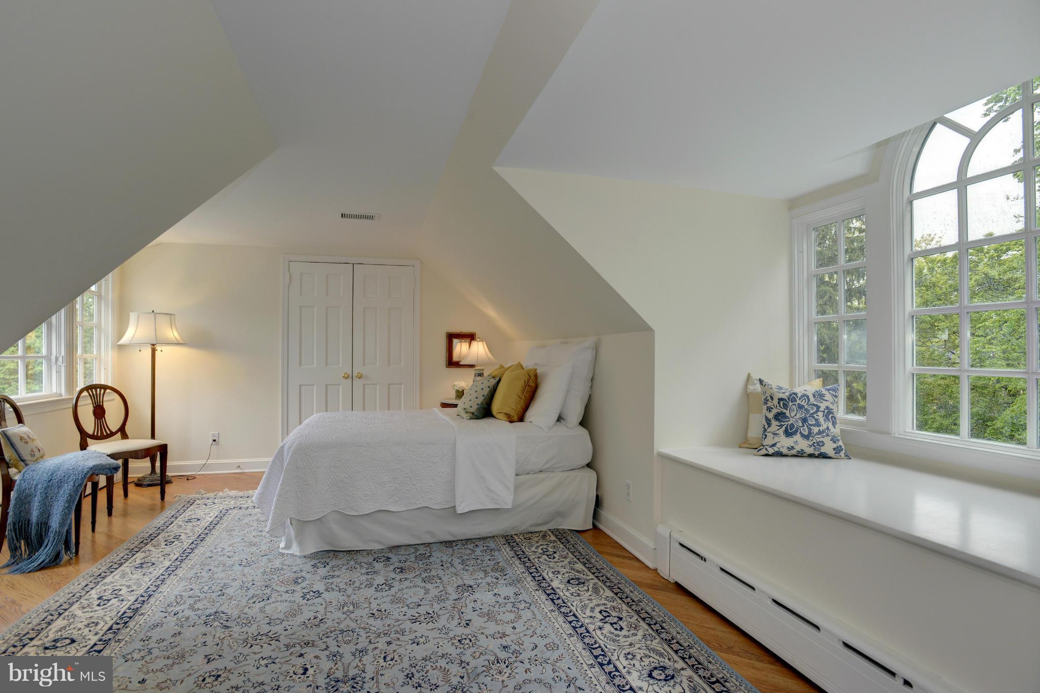 FOREST HILLS - Residential