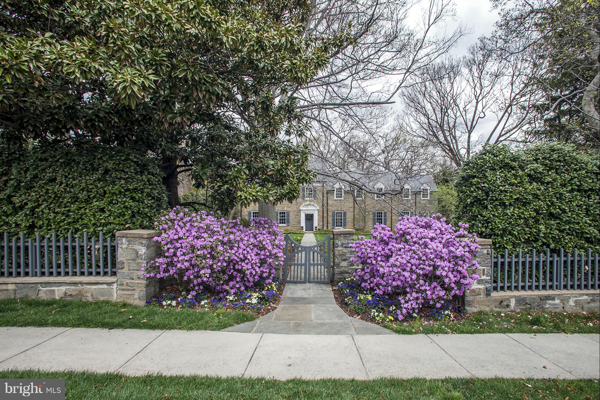 FOREST HILLS - Residential