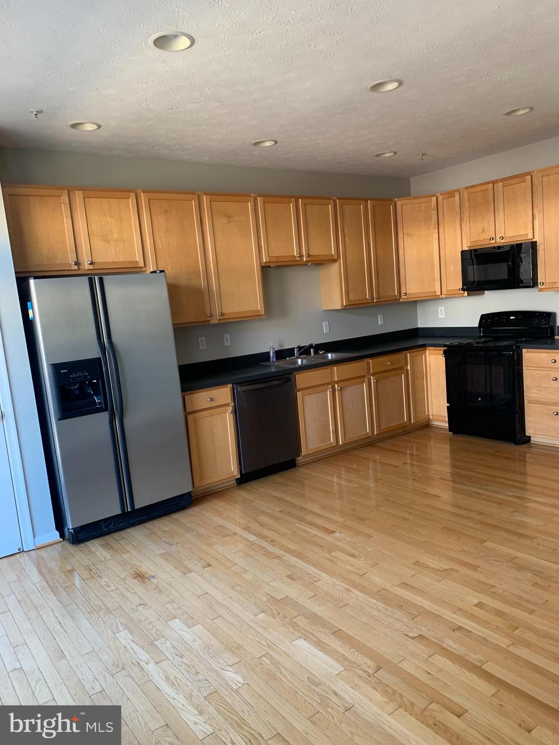 RIVERSIDE SOUTH - Residential Lease