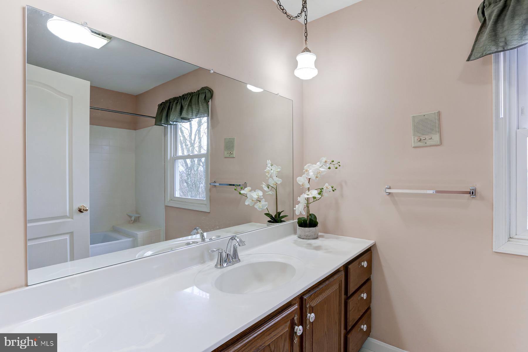 HIDDEN LAKE - Residential