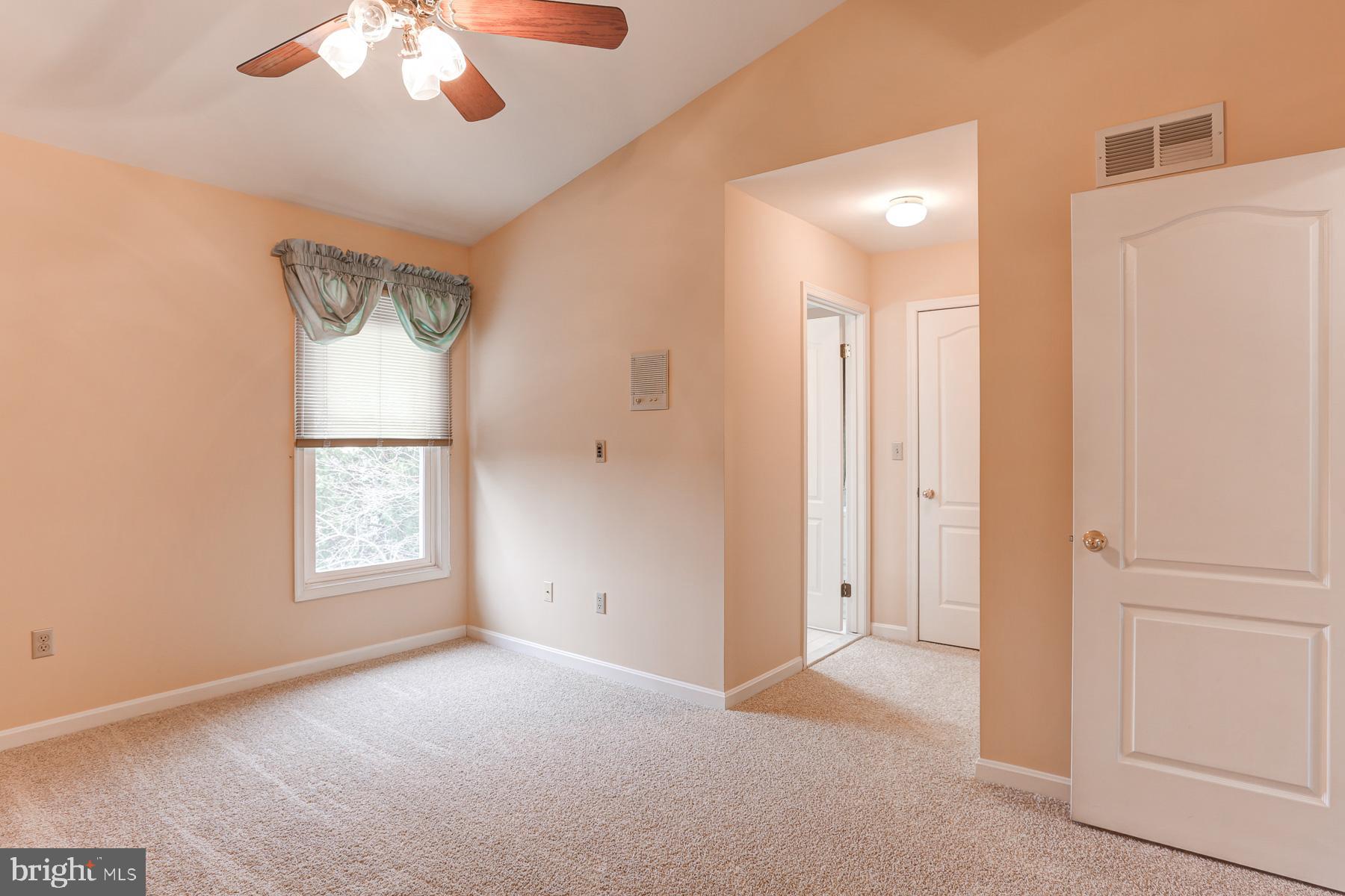 HIDDEN LAKE - Residential