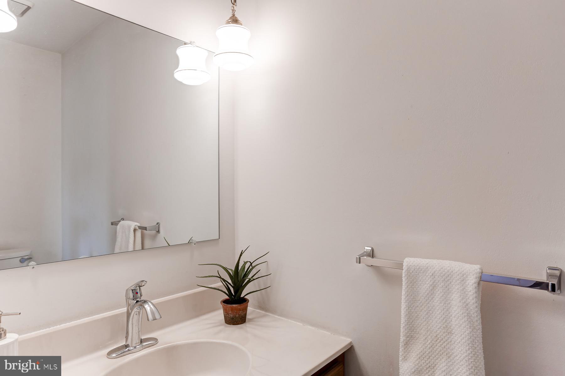 HIDDEN LAKE - Residential