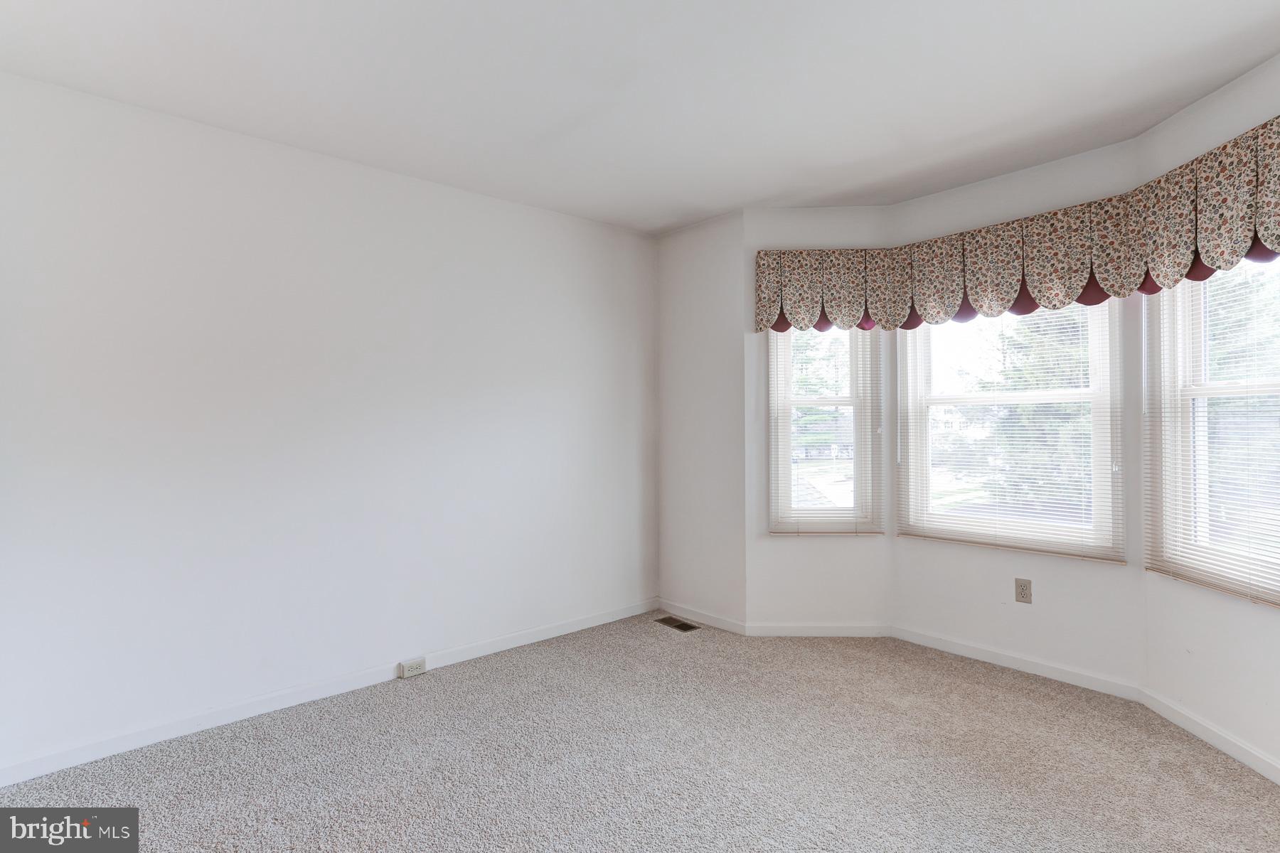 HIDDEN LAKE - Residential