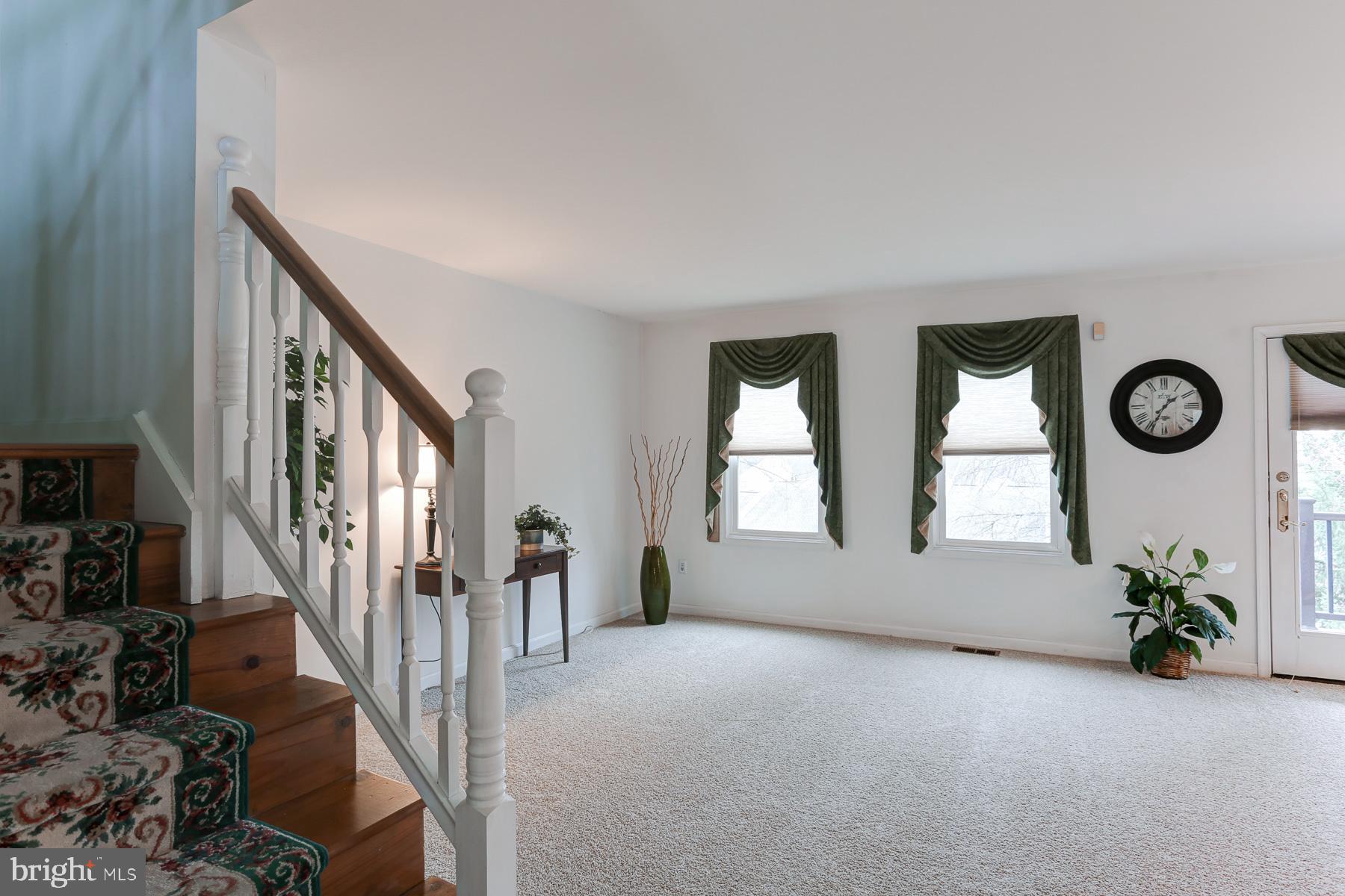 HIDDEN LAKE - Residential