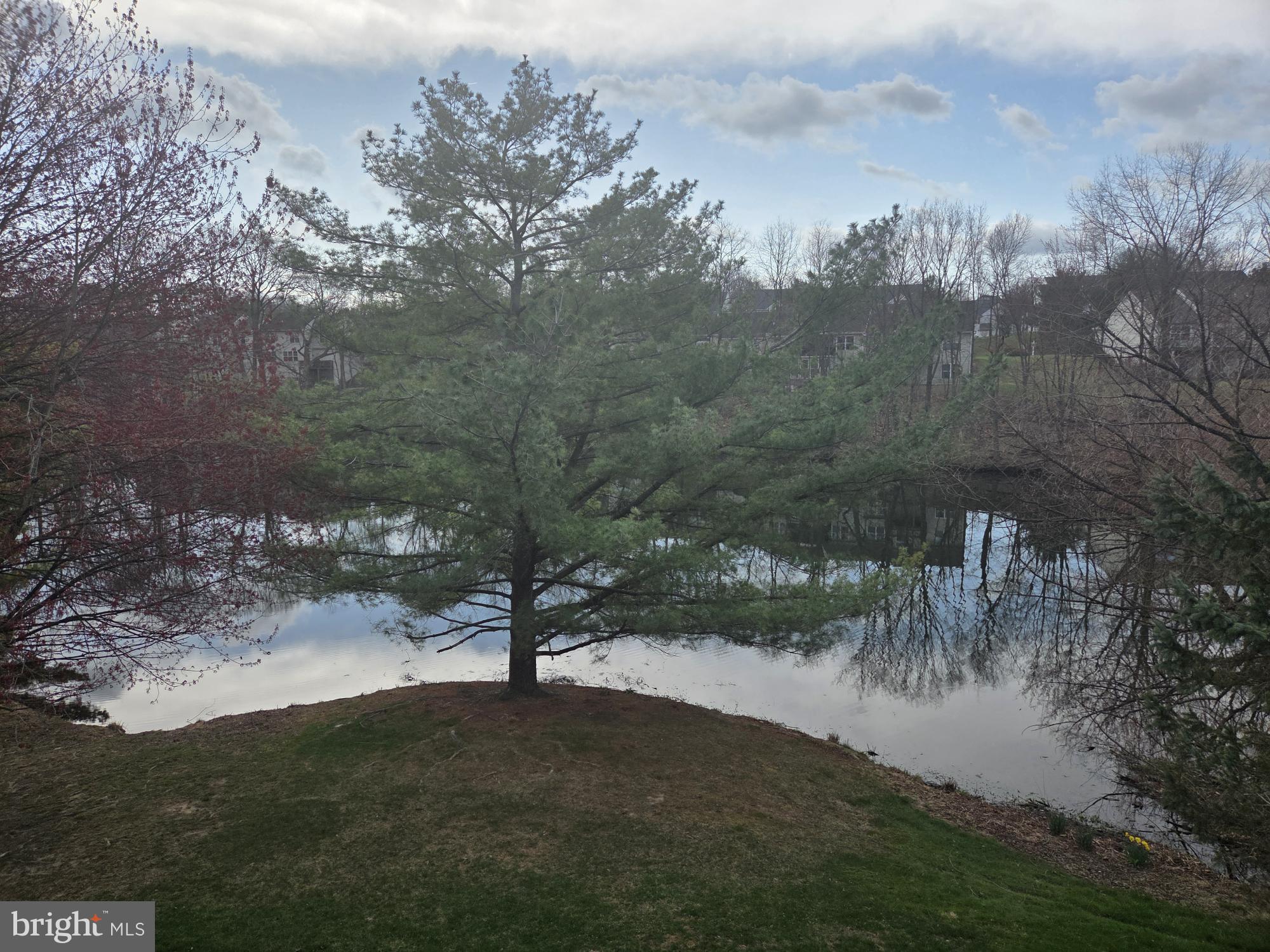HIDDEN LAKE - Residential