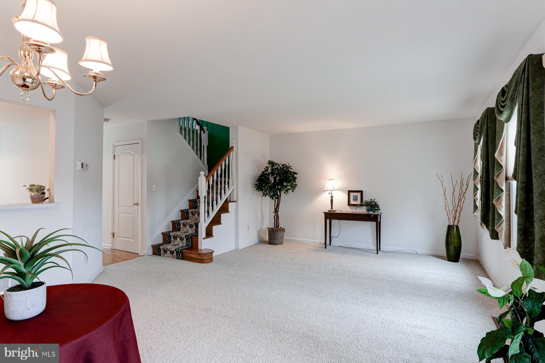 HIDDEN LAKE - Residential