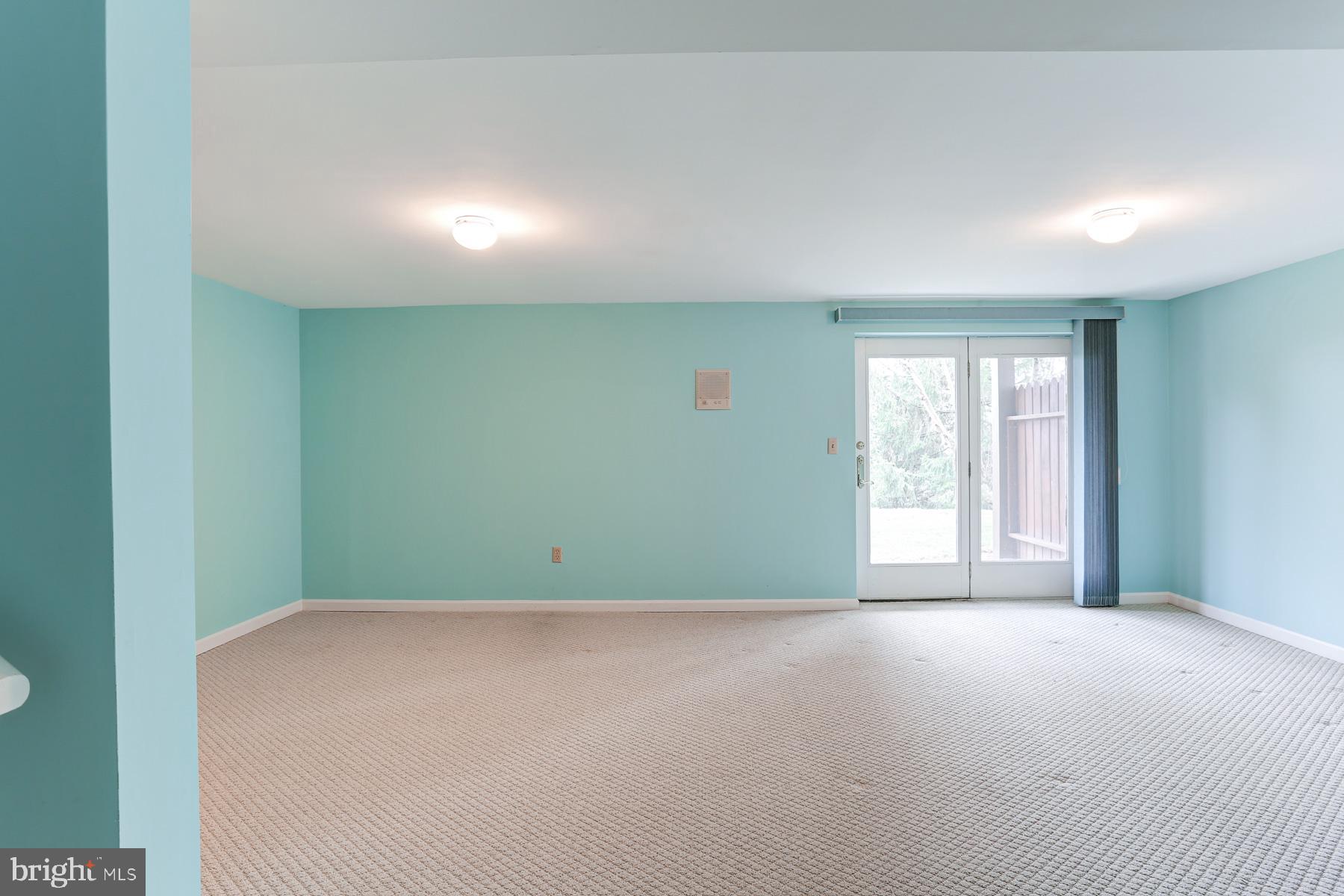 HIDDEN LAKE - Residential