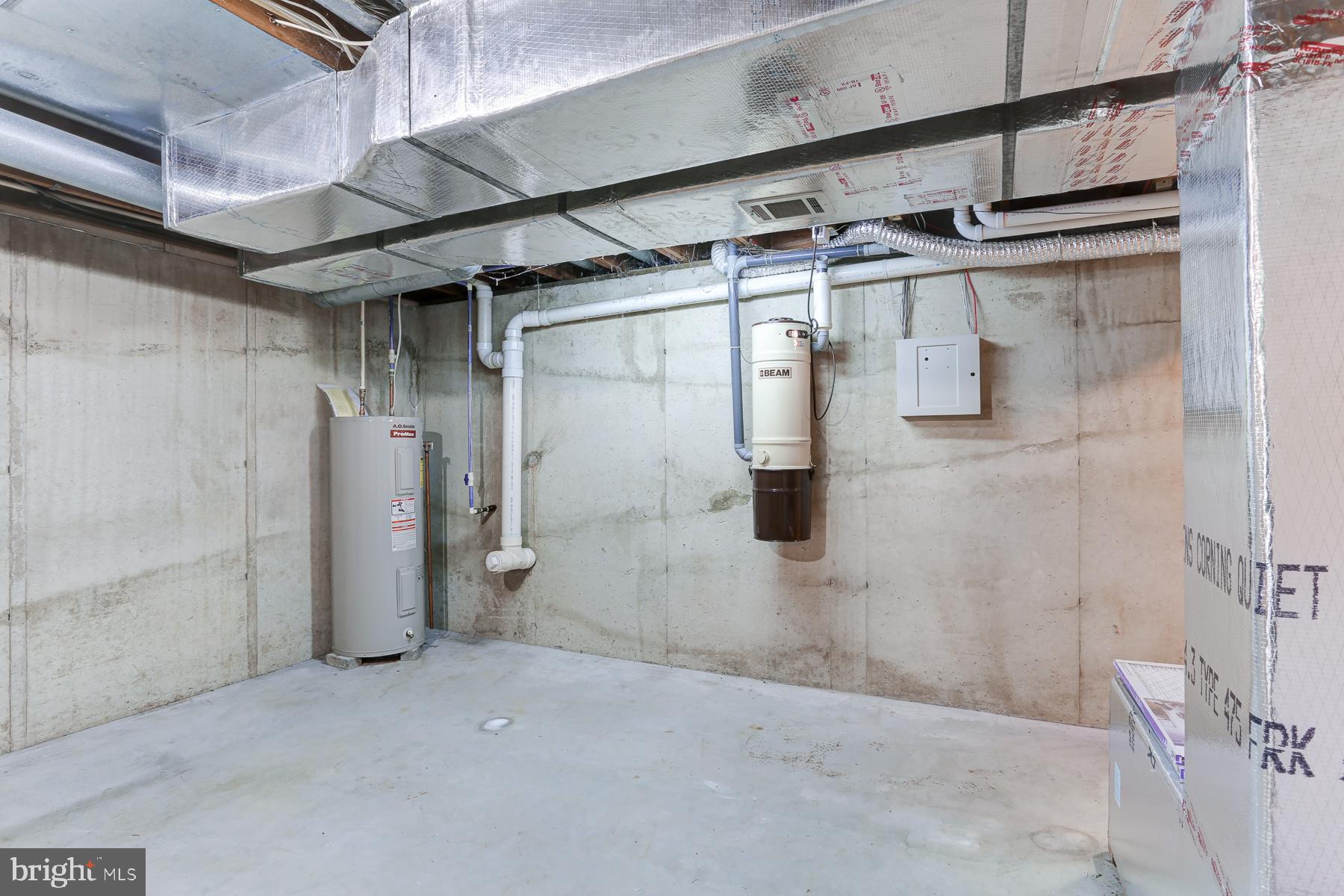 HIDDEN LAKE - Residential