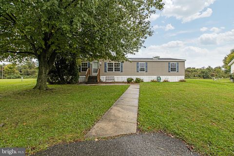 Photo of 604 Hamilton Place #A604, MIDDLETOWN, DE 19709 (MLS # DENC2090830)