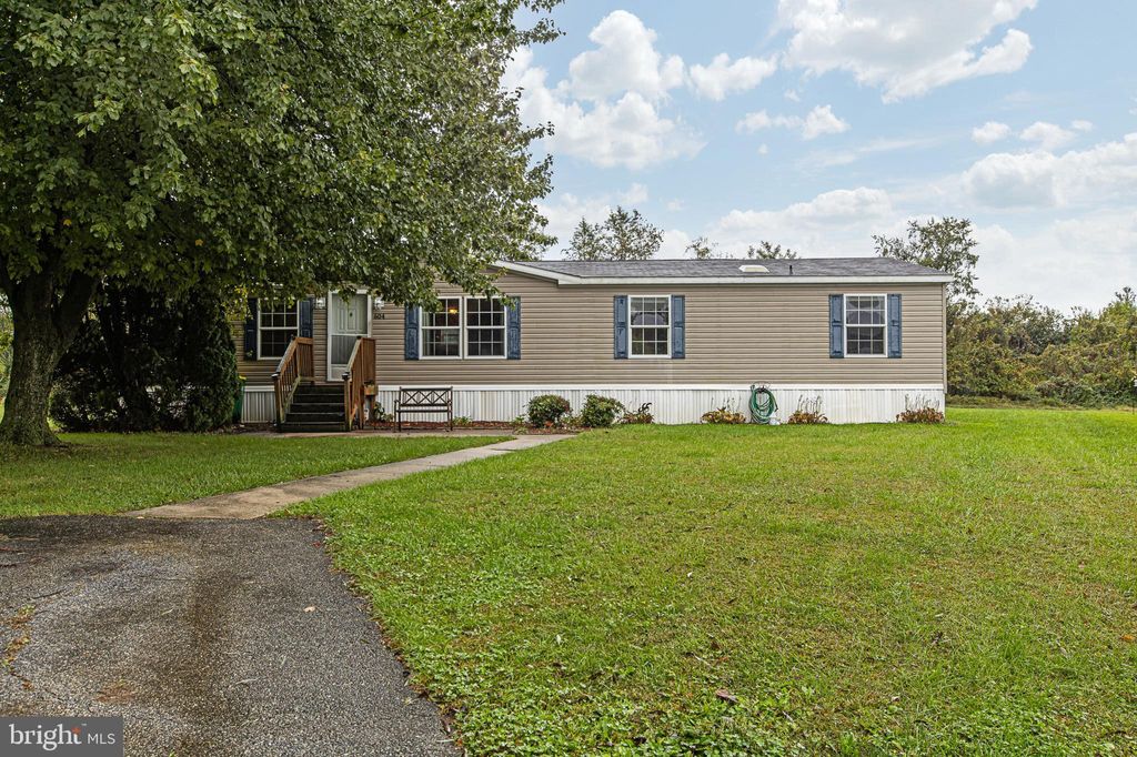 Photo of 604 Hamilton Place #A604, MIDDLETOWN, DE 19709 (MLS # DENC2090830)
