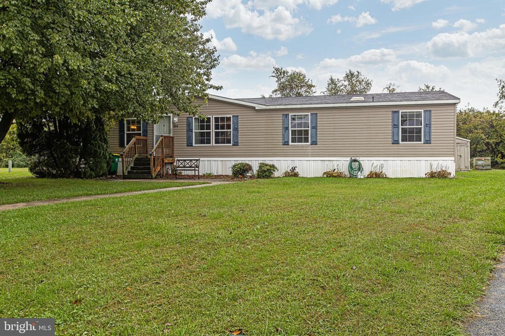 Photo of 604 Hamilton Place #A604, MIDDLETOWN, DE 19709 (MLS # DENC2090830)