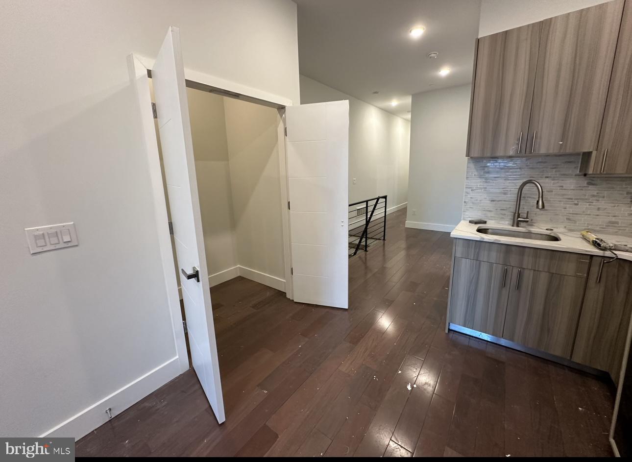 1221 N 15TH STREET 1