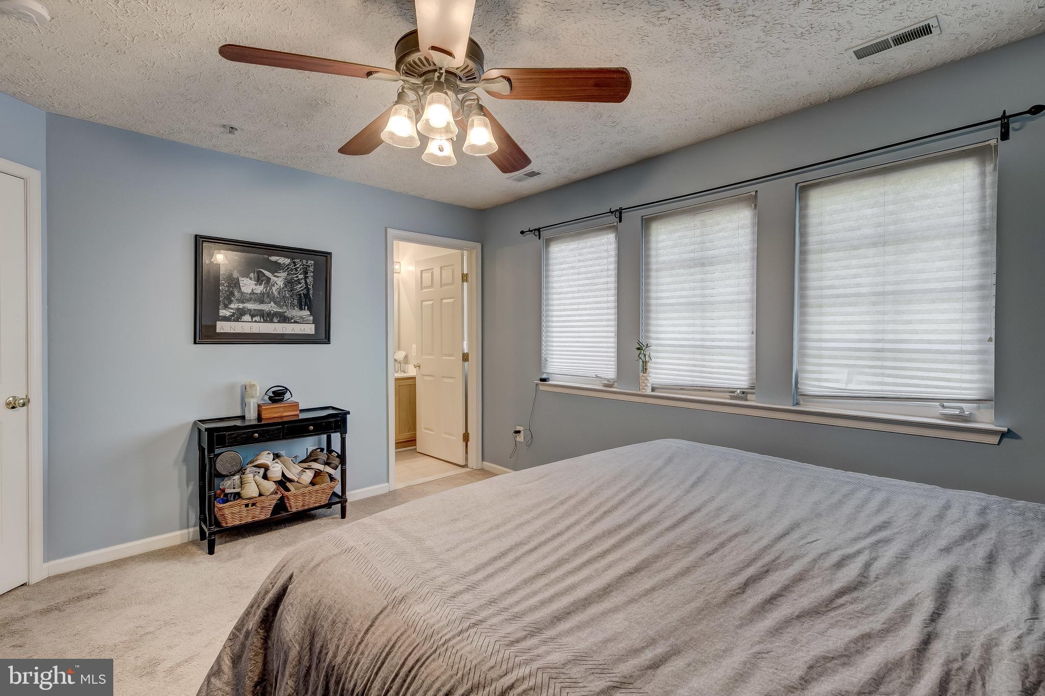 CONSTANT FRIENDSHIP - Residential