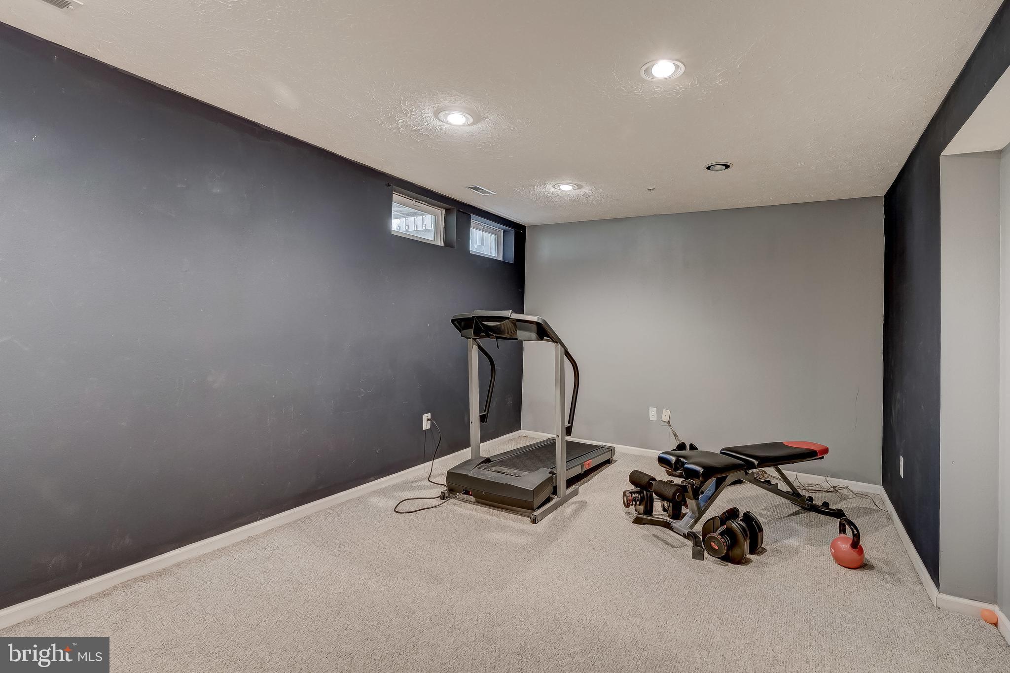 CONSTANT FRIENDSHIP - Residential