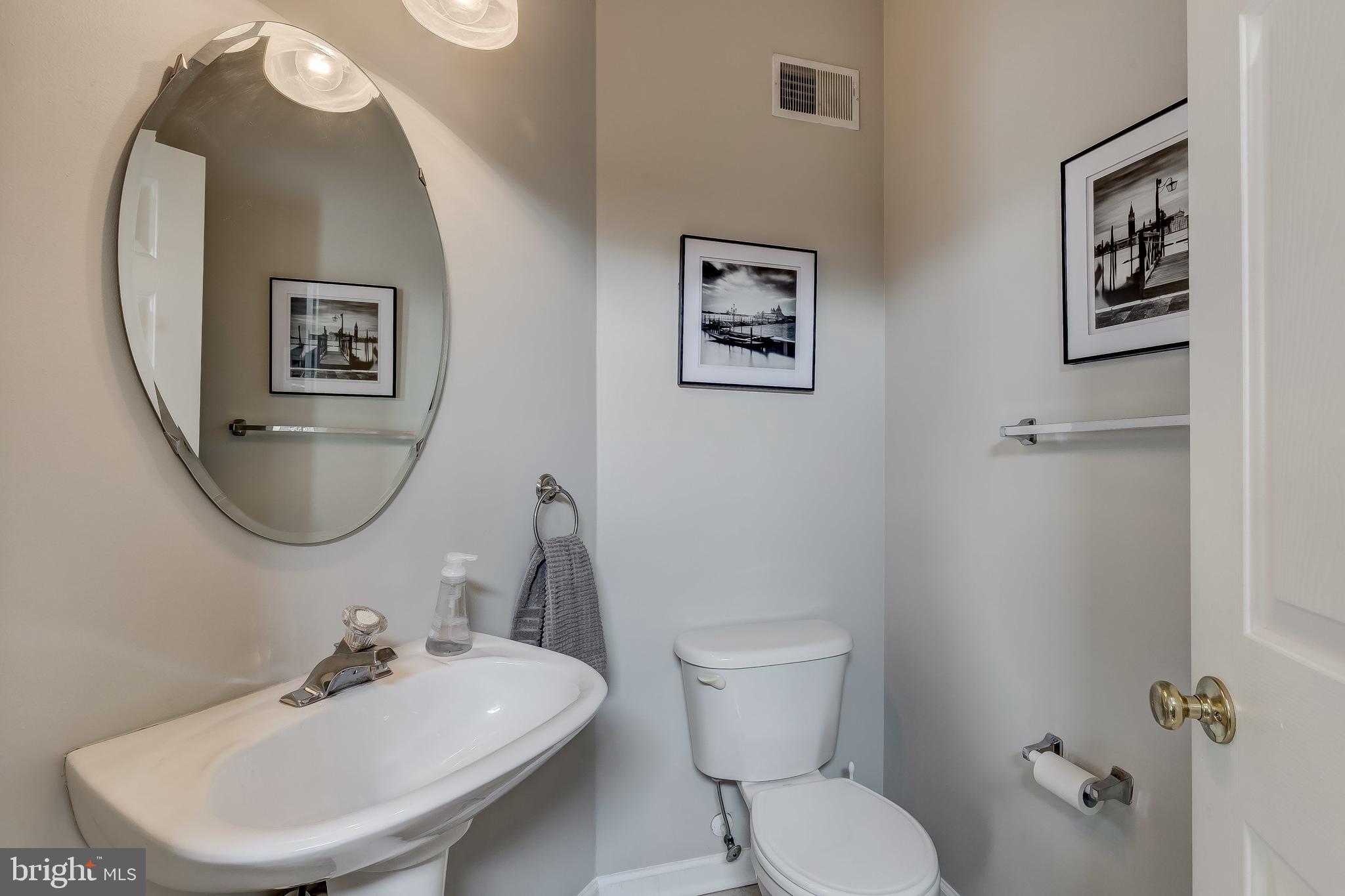 CONSTANT FRIENDSHIP - Residential