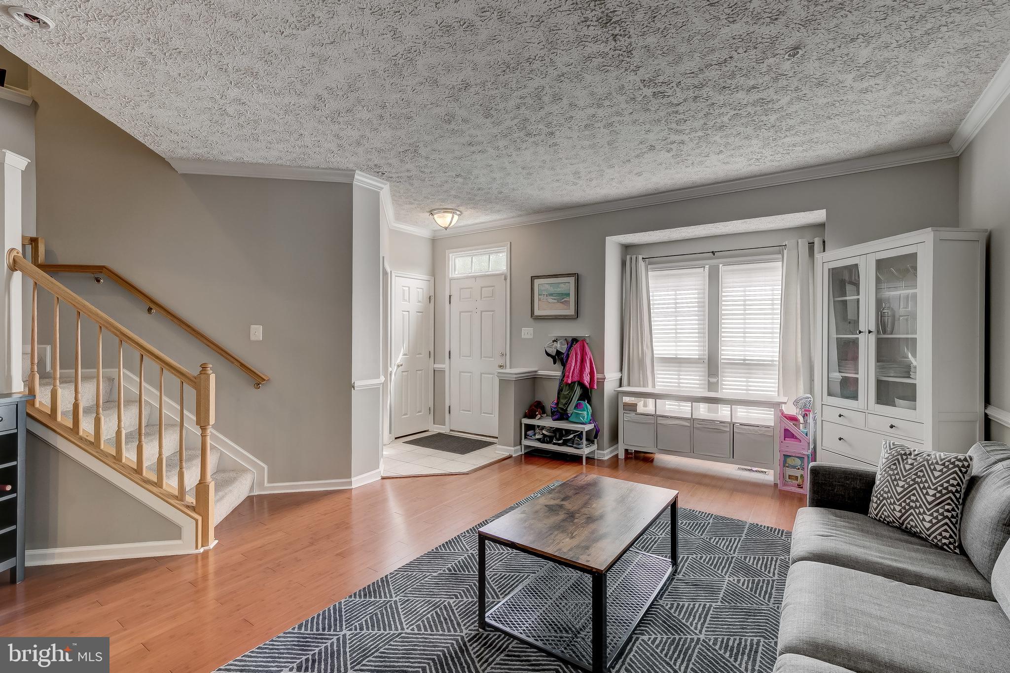 CONSTANT FRIENDSHIP - Residential